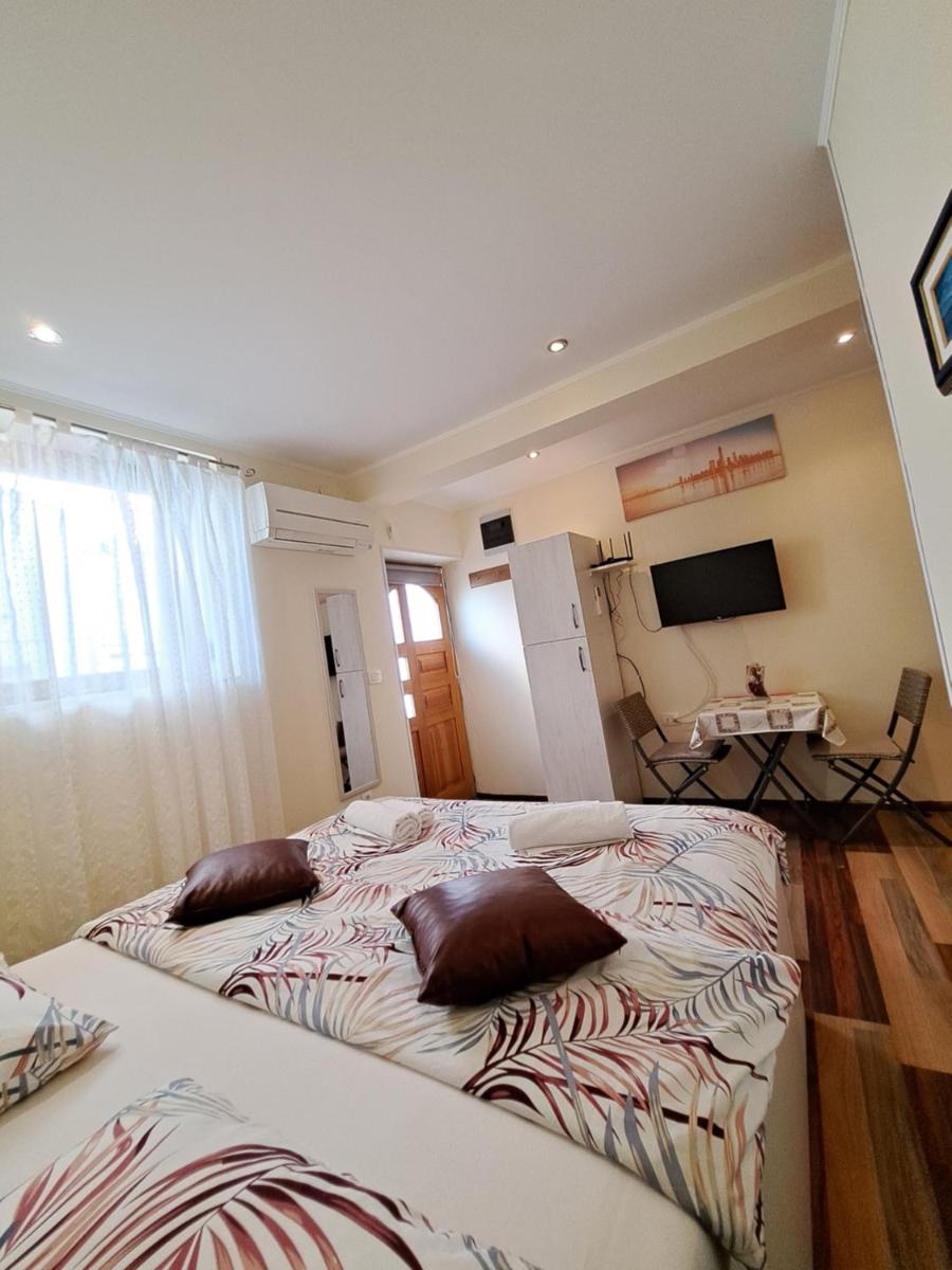 Meressa Nina Studio Apartment