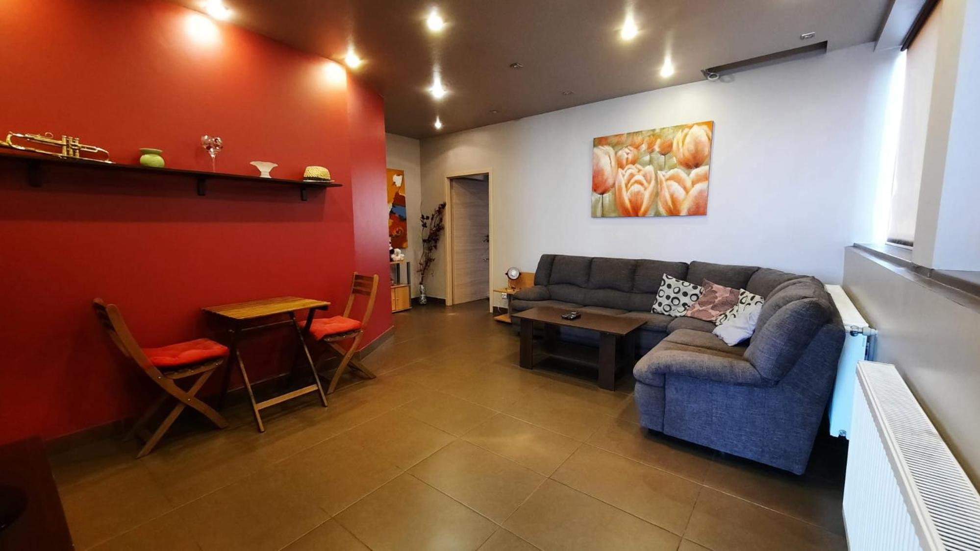 PENTHOUSE Larry view 5