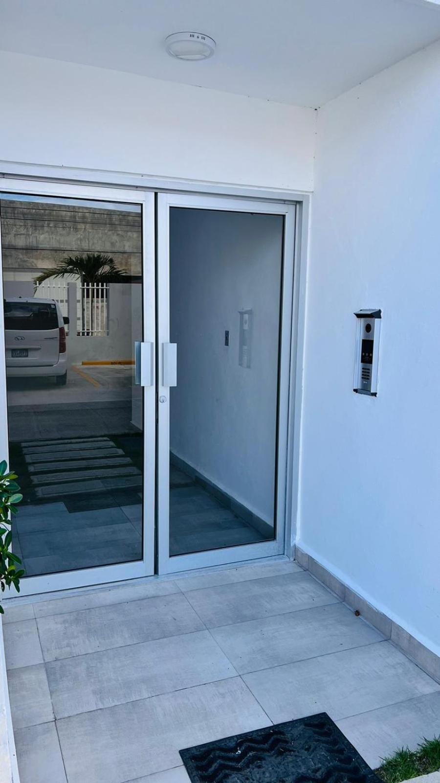 Luxurious 2 bedroom apartment with pool
