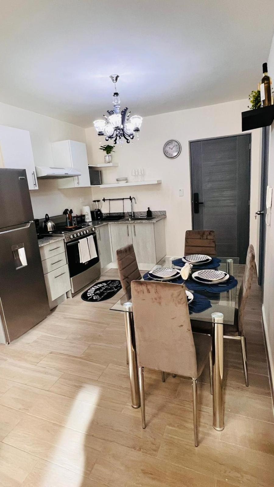 Luxurious 2 bedroom apartment with pool