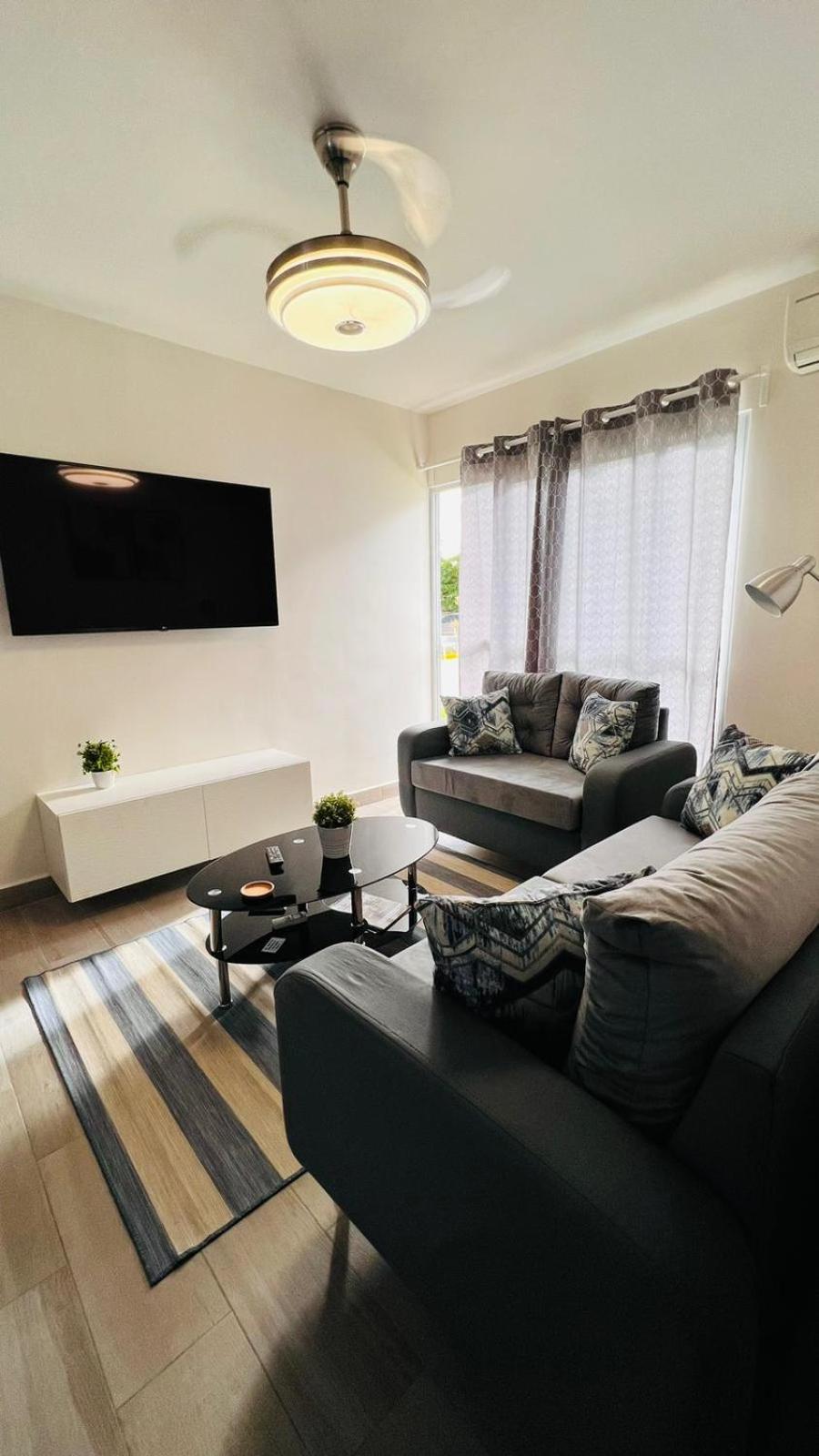 Luxurious 2 bedroom apartment with pool
