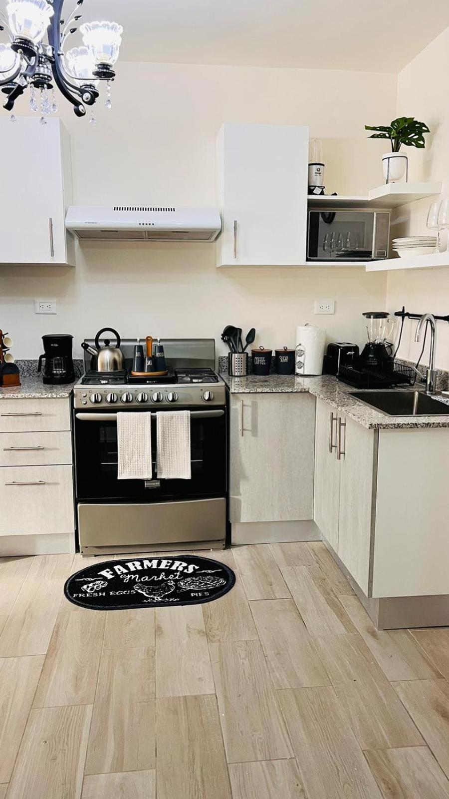 Luxurious 2 bedroom apartment with pool