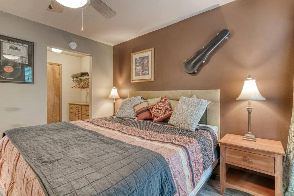 Pointe Royale Condo Retreat in Branson view 4