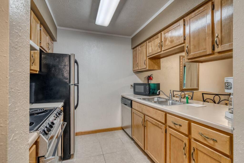 Pointe Royale Condo Retreat in Branson view 5
