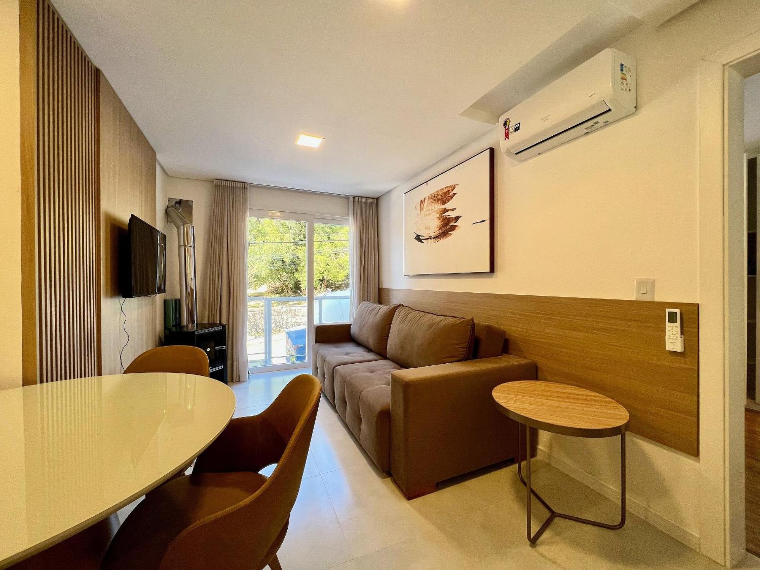 Apartamento Villa Hortênsias 1dorm Centro by Achei