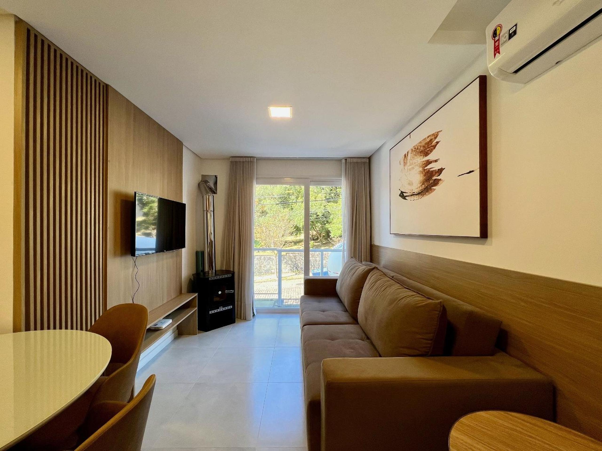 Apartamento Villa Hortênsias 1dorm Centro by Achei