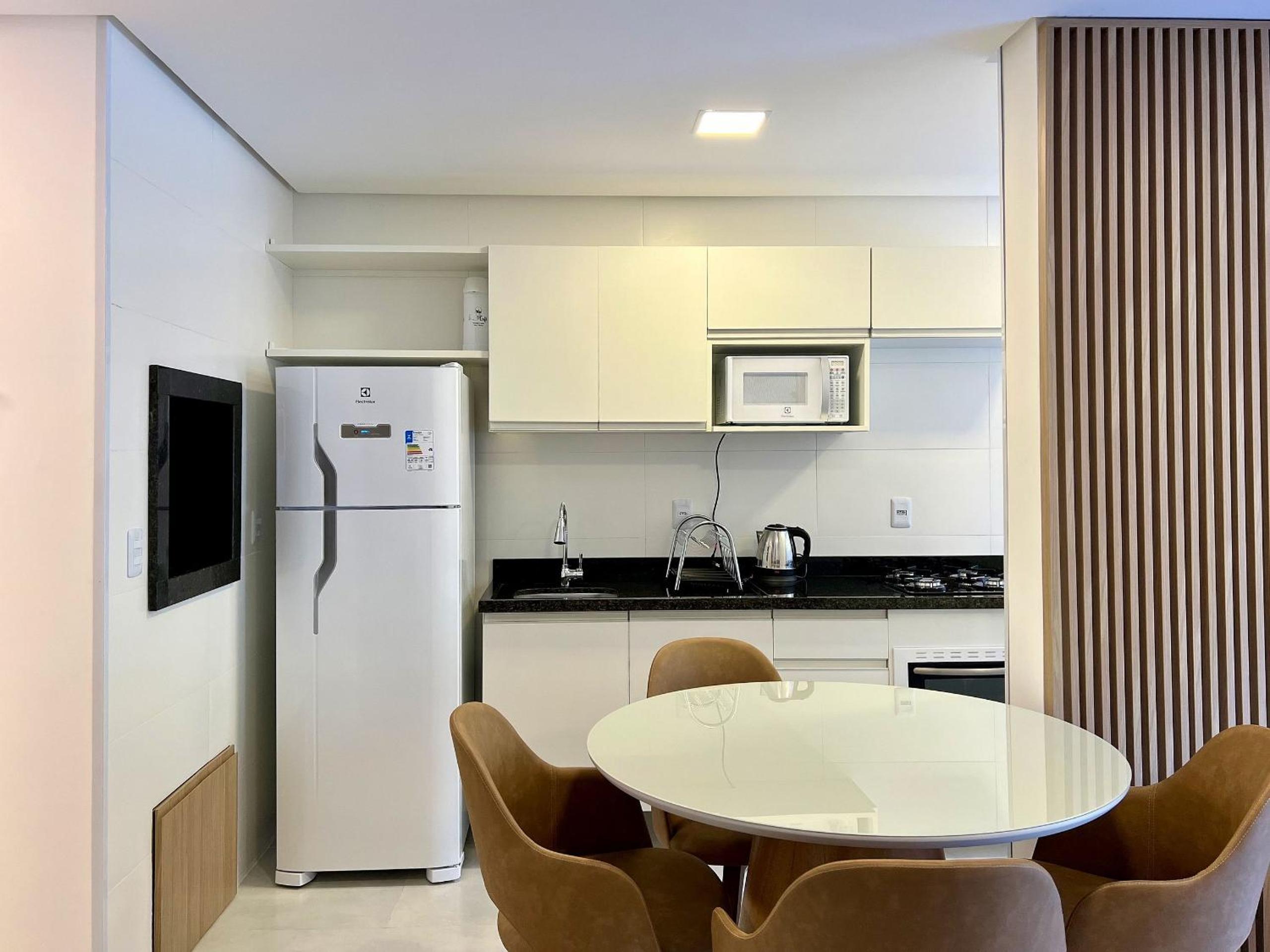 Apartamento Villa Hortênsias 1dorm Centro by Achei