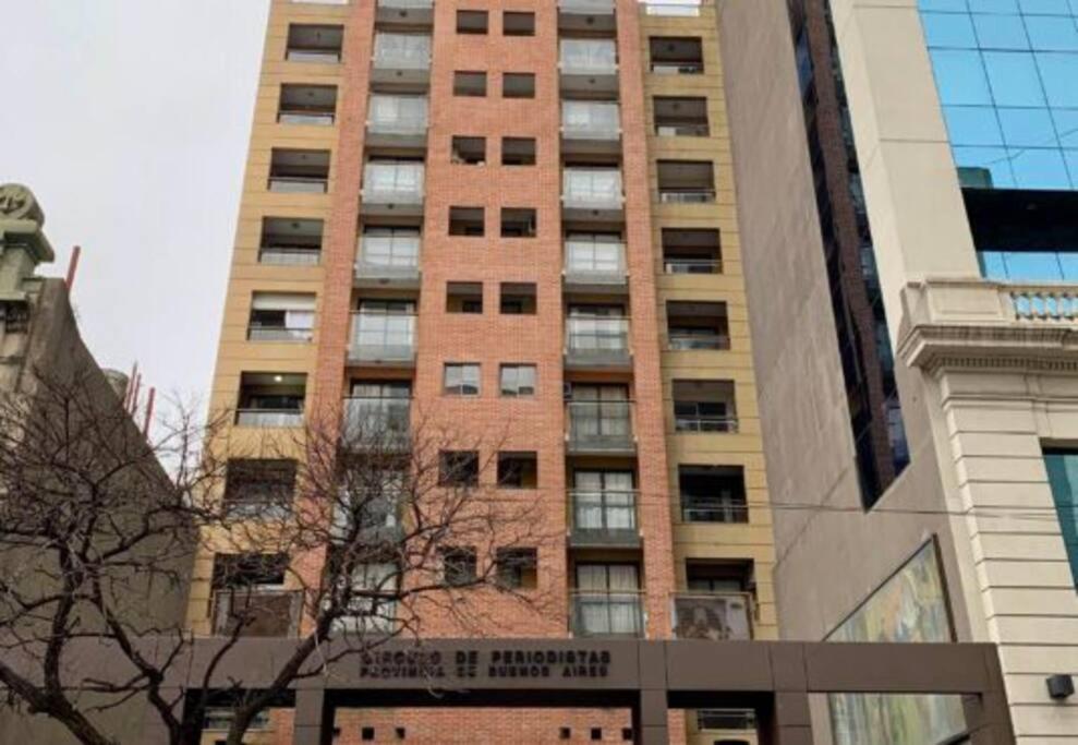 DEPARTAMENTO CÉNTRICO, a METROS de la UNIVERSIDAD, 4 PERSONAS, GARAJE AUTO CHICO