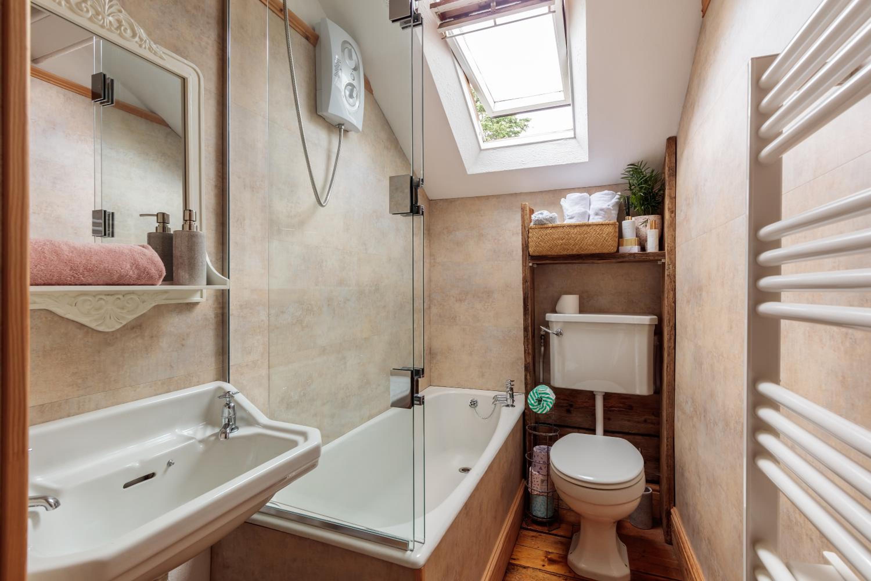Biskey Howe Loft Central Cosy Close to the Lake view 5