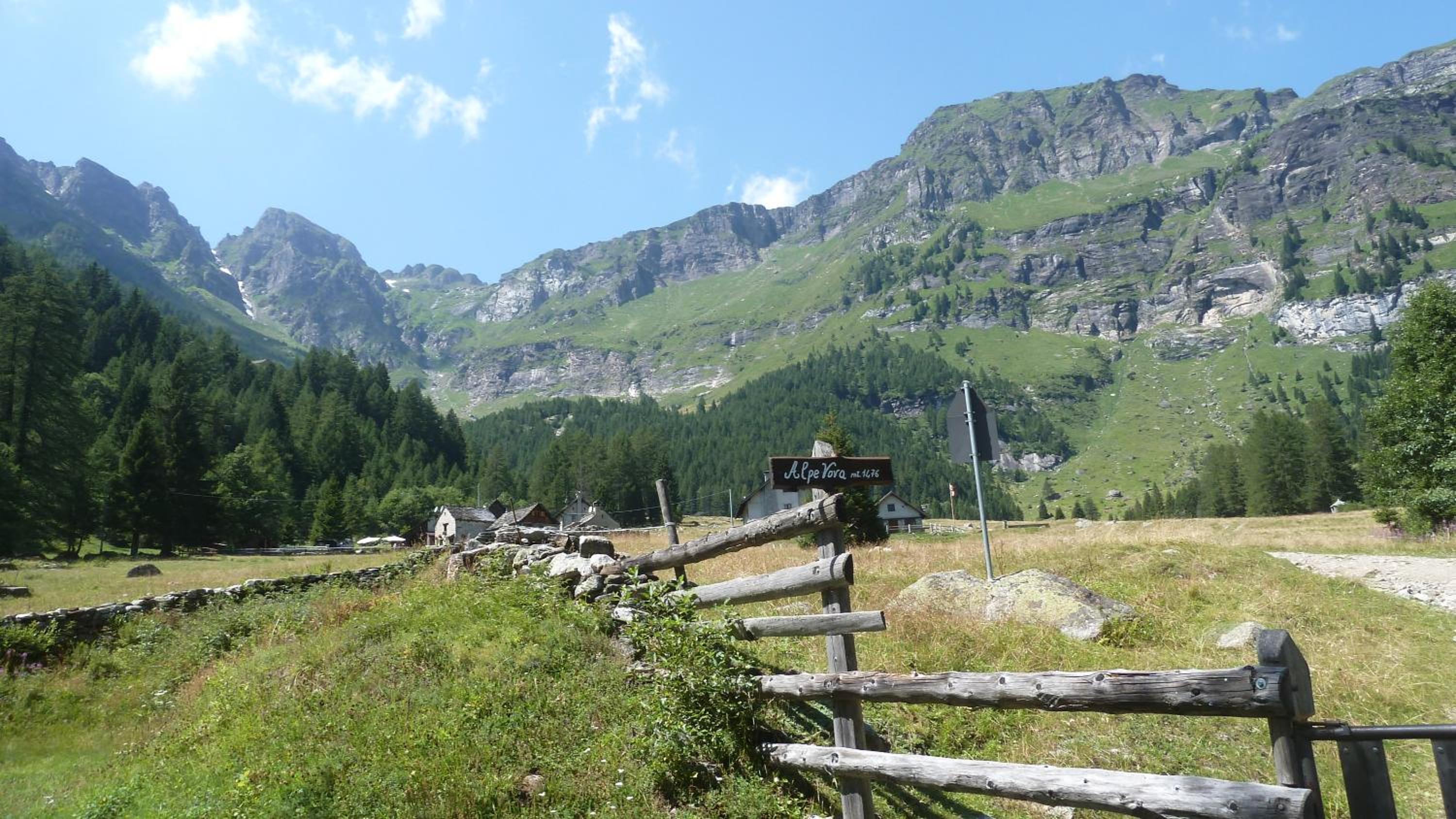 Giuditta FreeCarPark&Garden