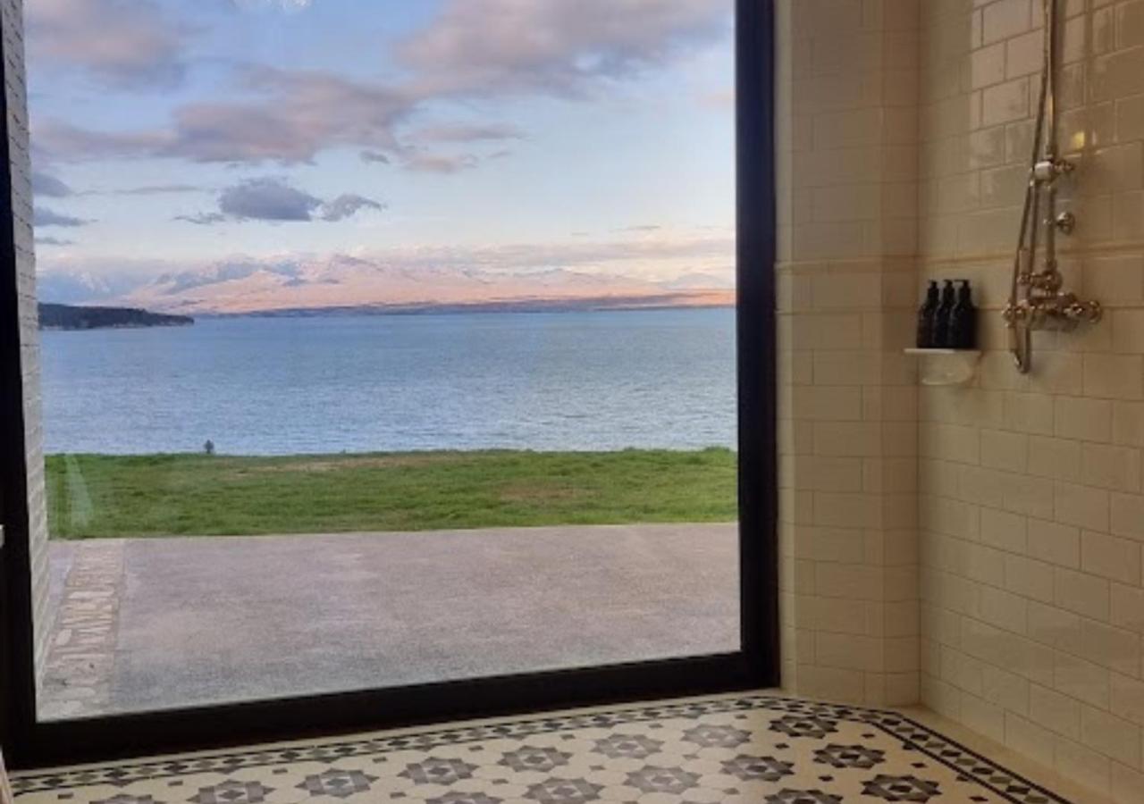 Mt Cook Lakeside Retreat