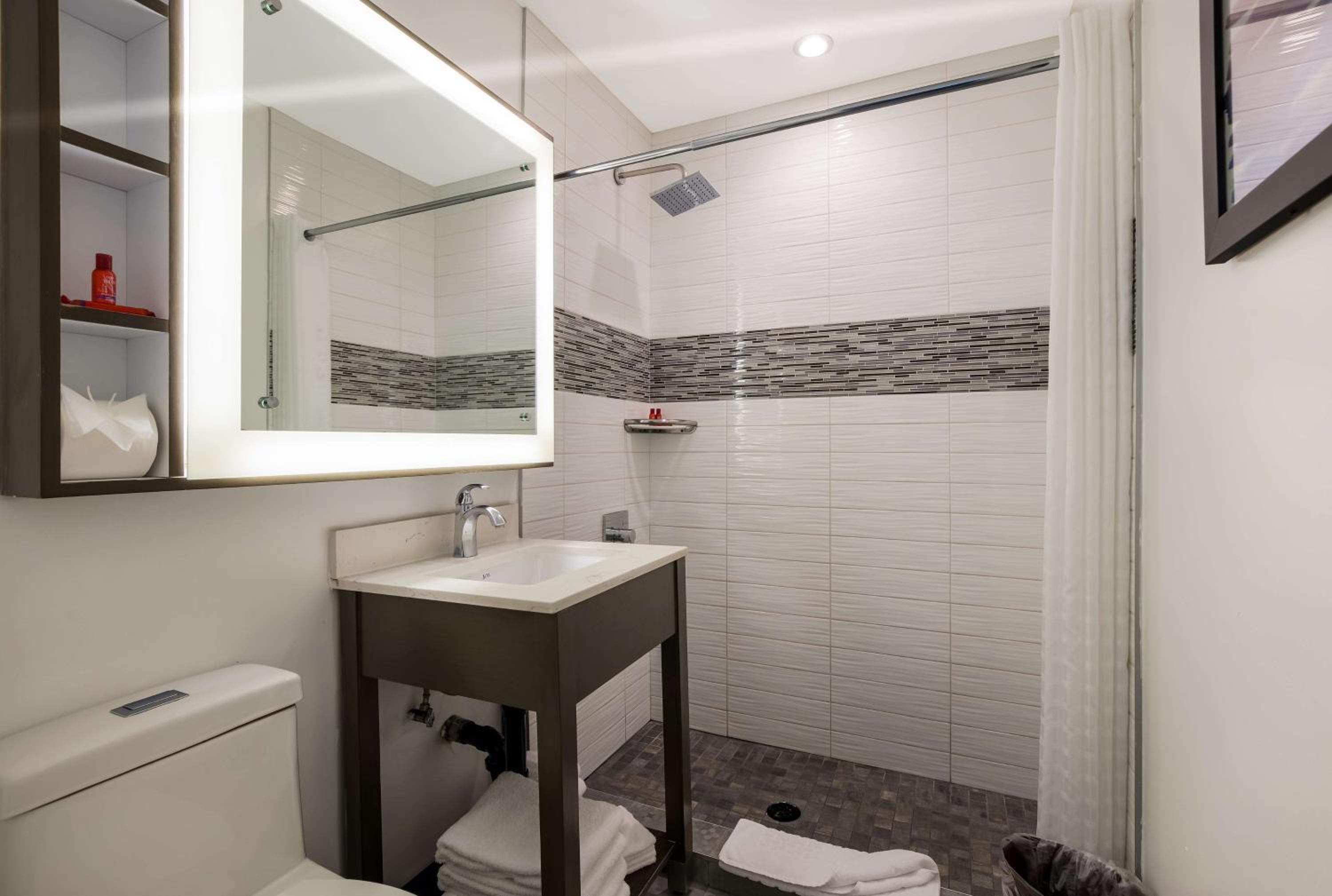 Sunset West Hotel, SureStay Collection By Best Western