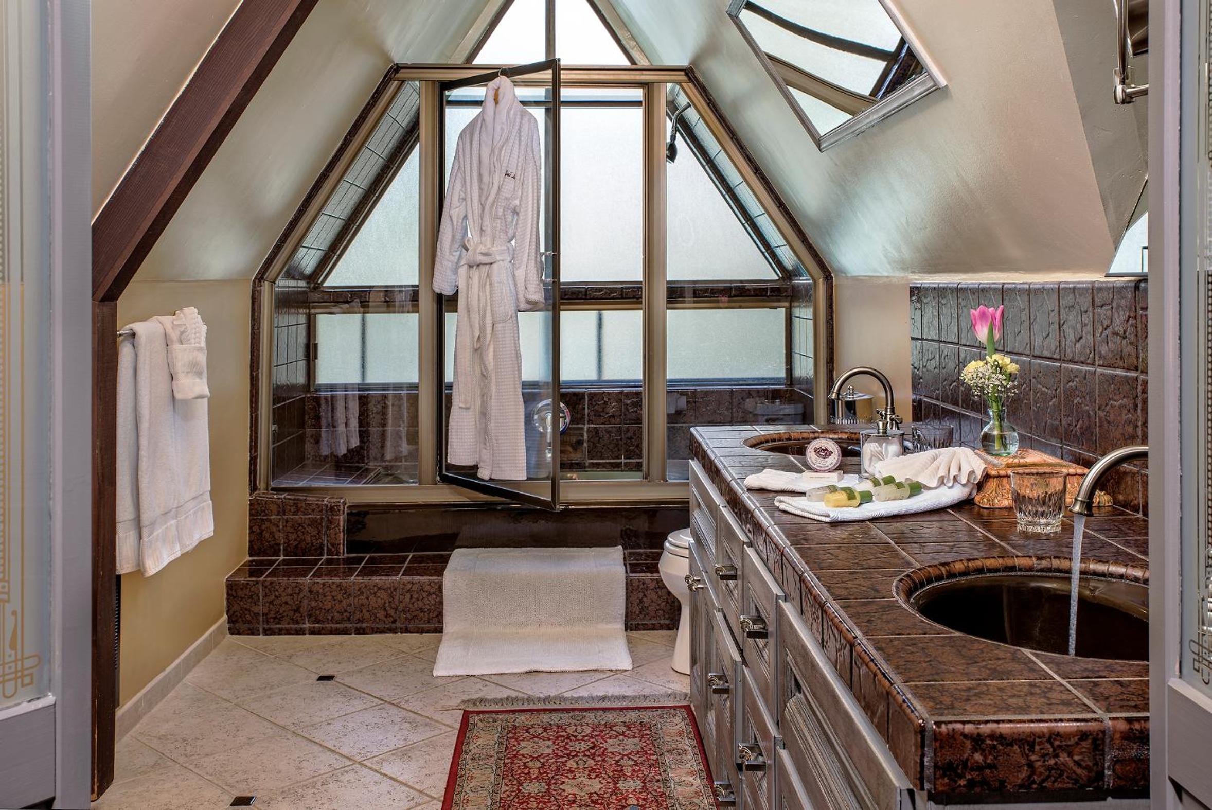 Maui Vacations - Candlelight Inn Napa Valley - Property Image 28