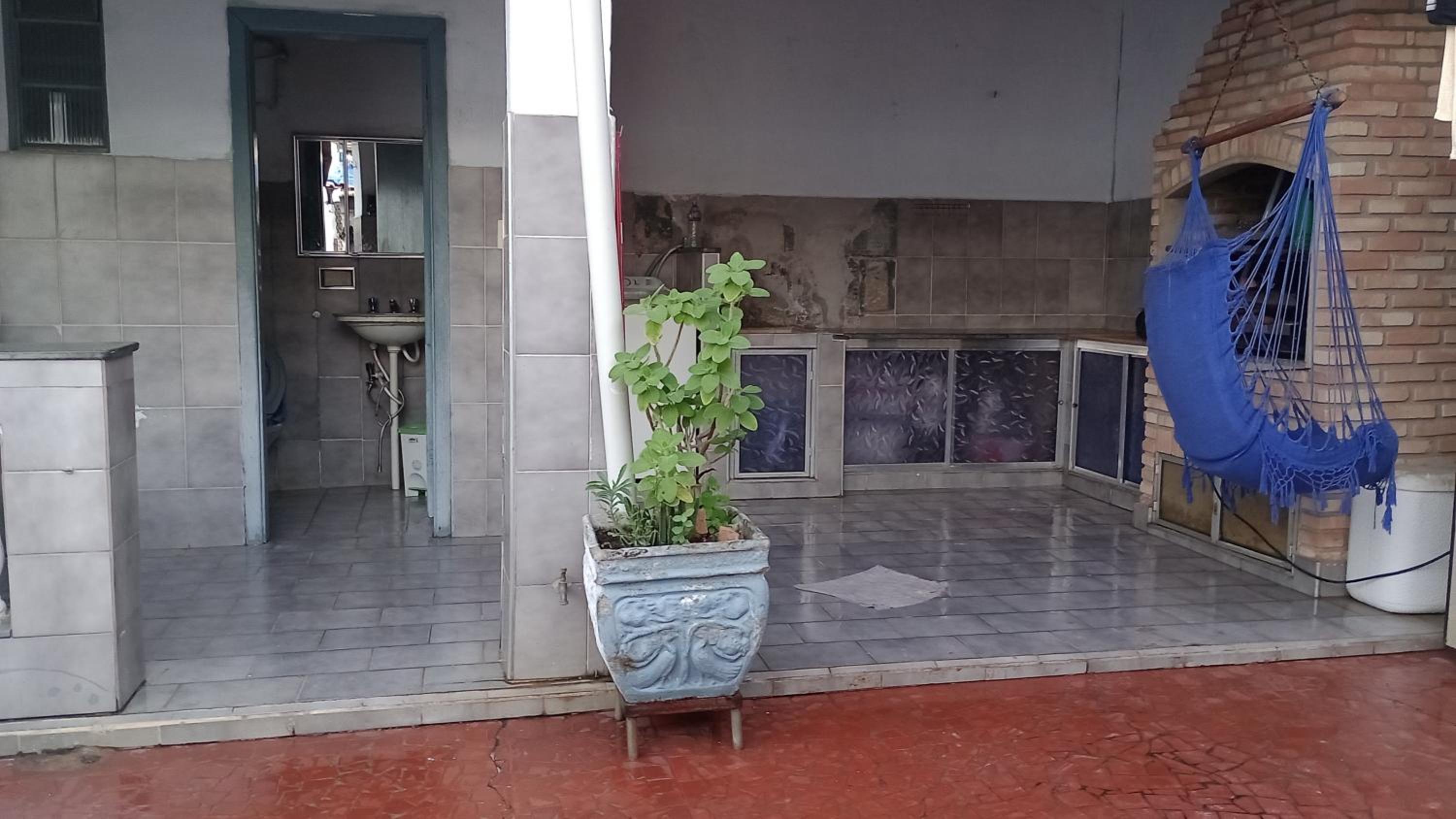 CASA com ACOMODAÇÃO para 6 PESSOAS