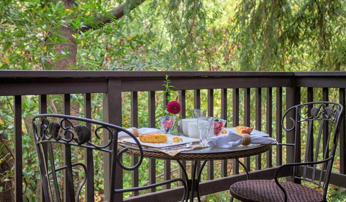 Maui Vacations - Candlelight Inn Napa Valley - Property Image 53