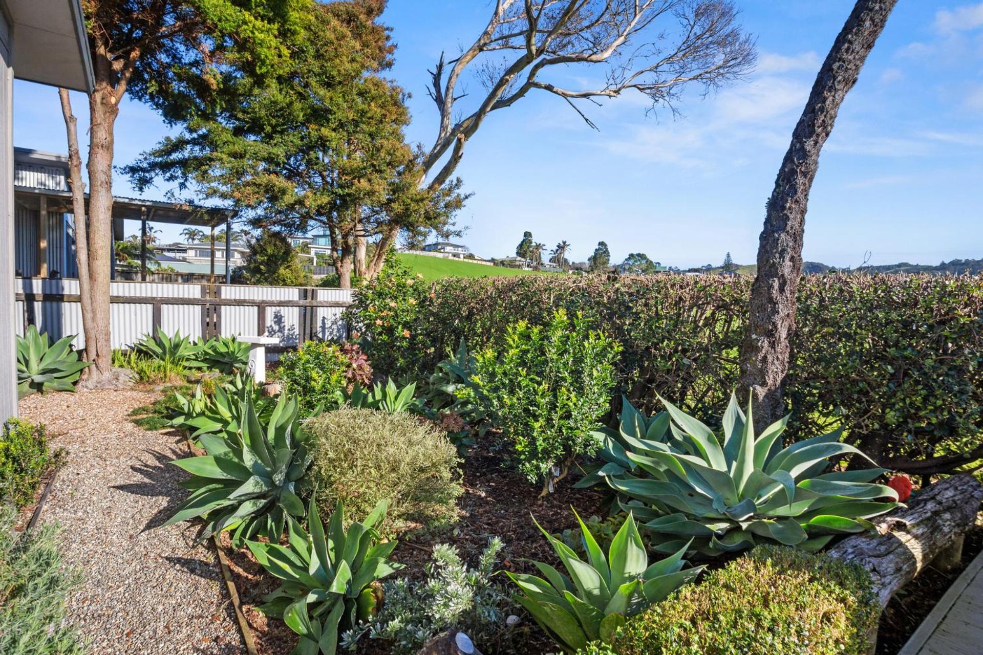 Tui's Rest - Waihi Beach Holiday Home view 4