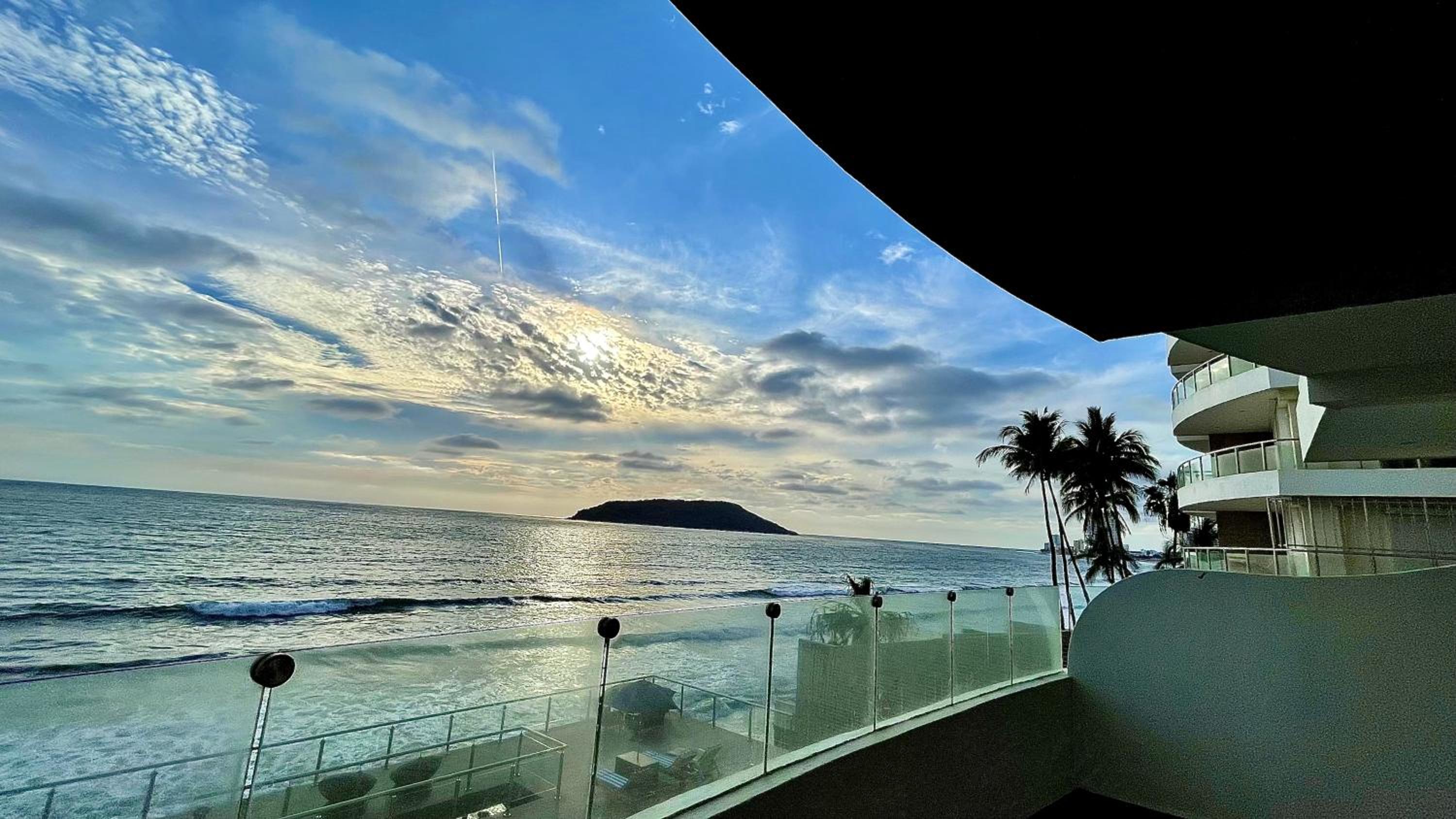 Tramonto, a Beachfront Bliss! view 3