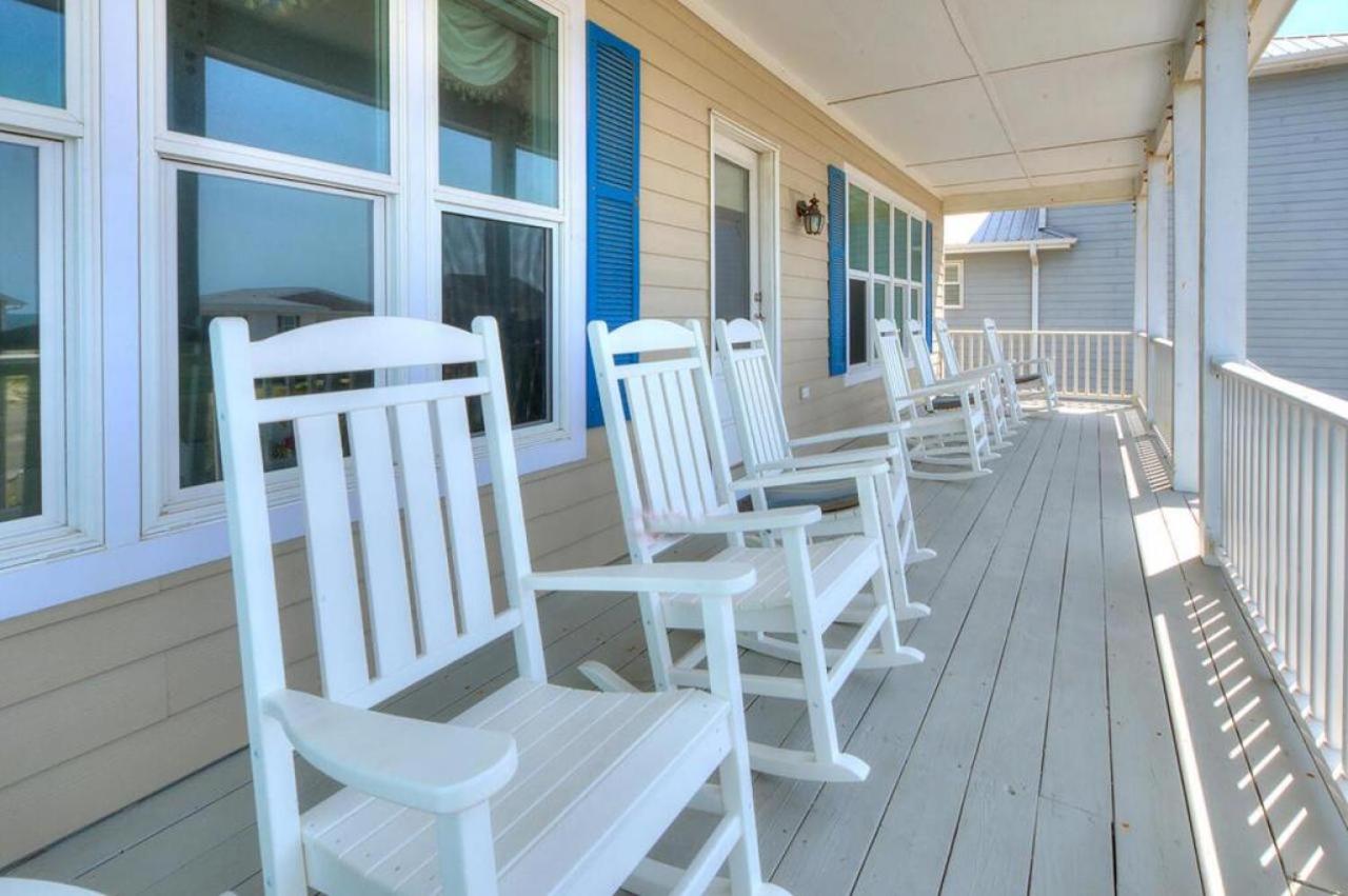 Zzz's by the Beach view 3