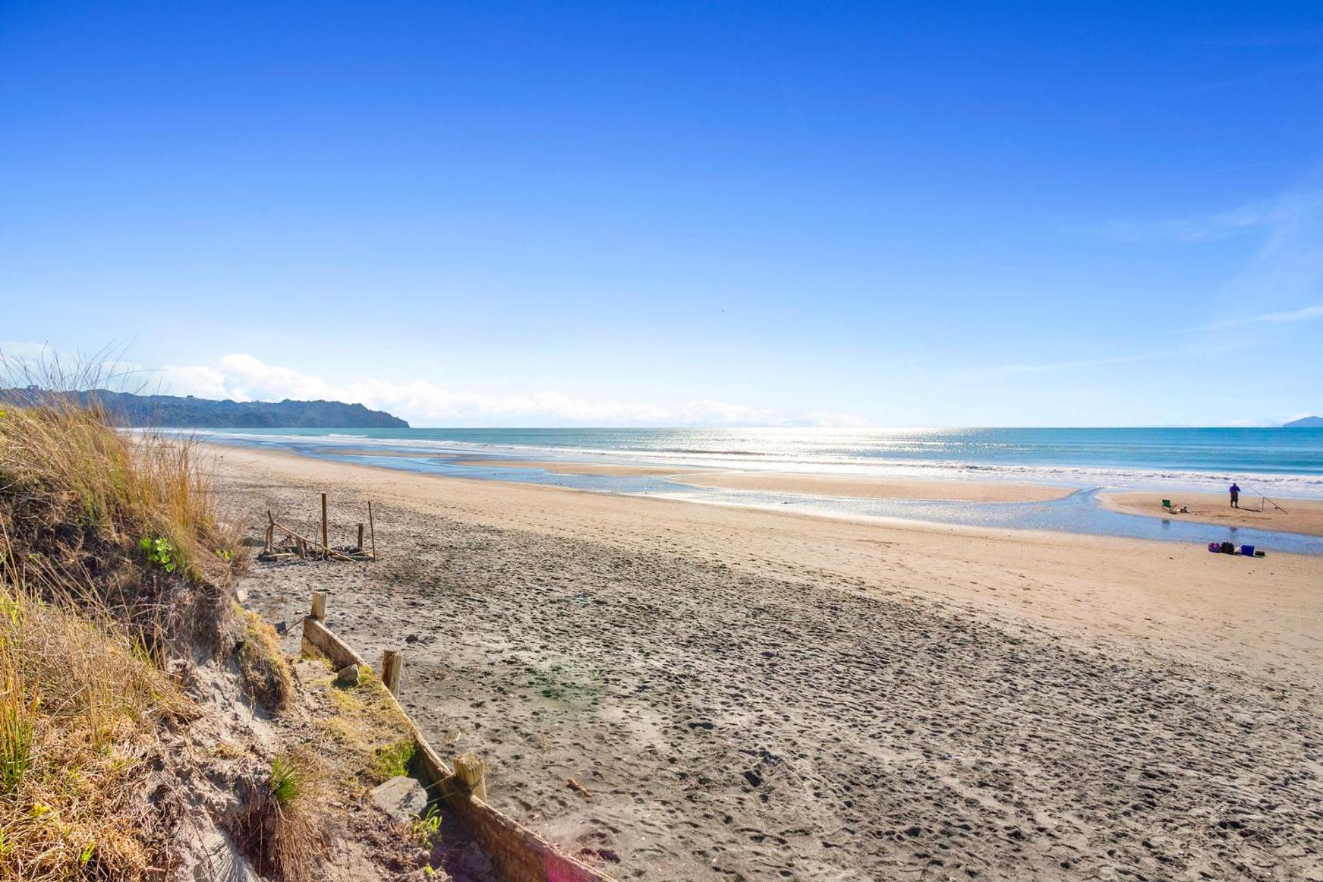 Broadway Delight - Waihi Beach Holiday Home view 2
