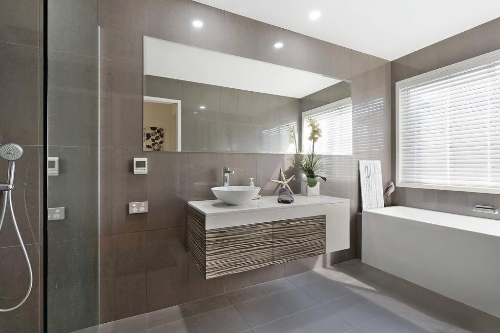 Sea Change and Studio on Tasman