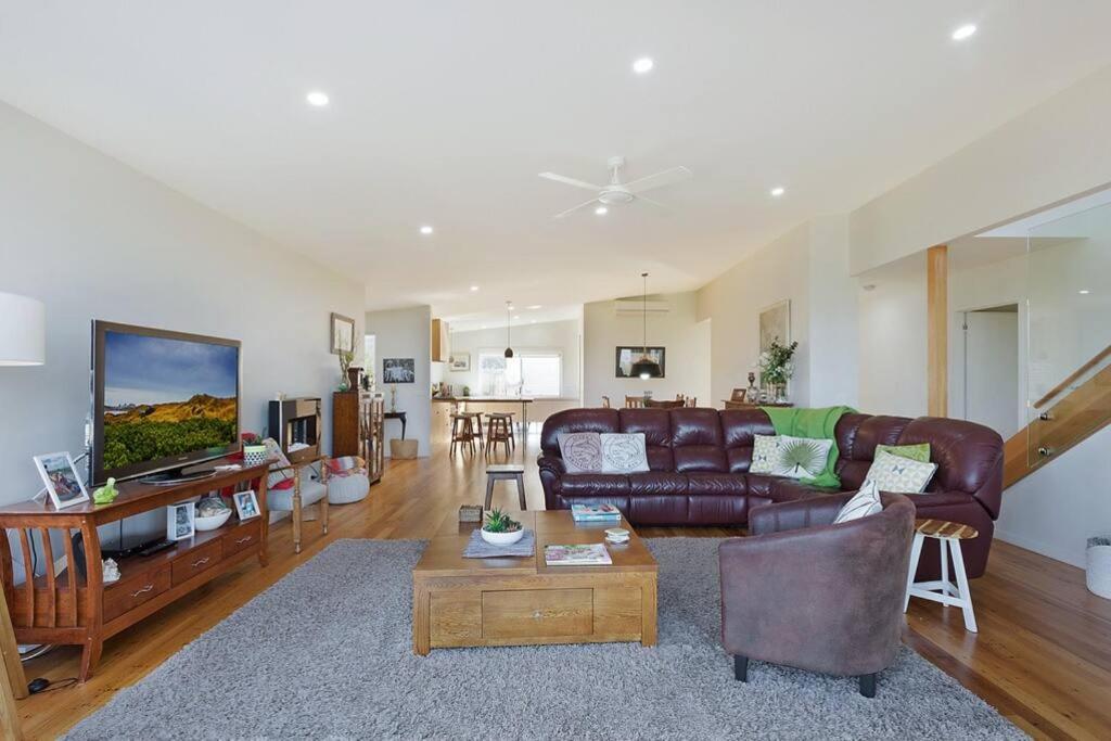 Sea Change and Studio on Tasman
