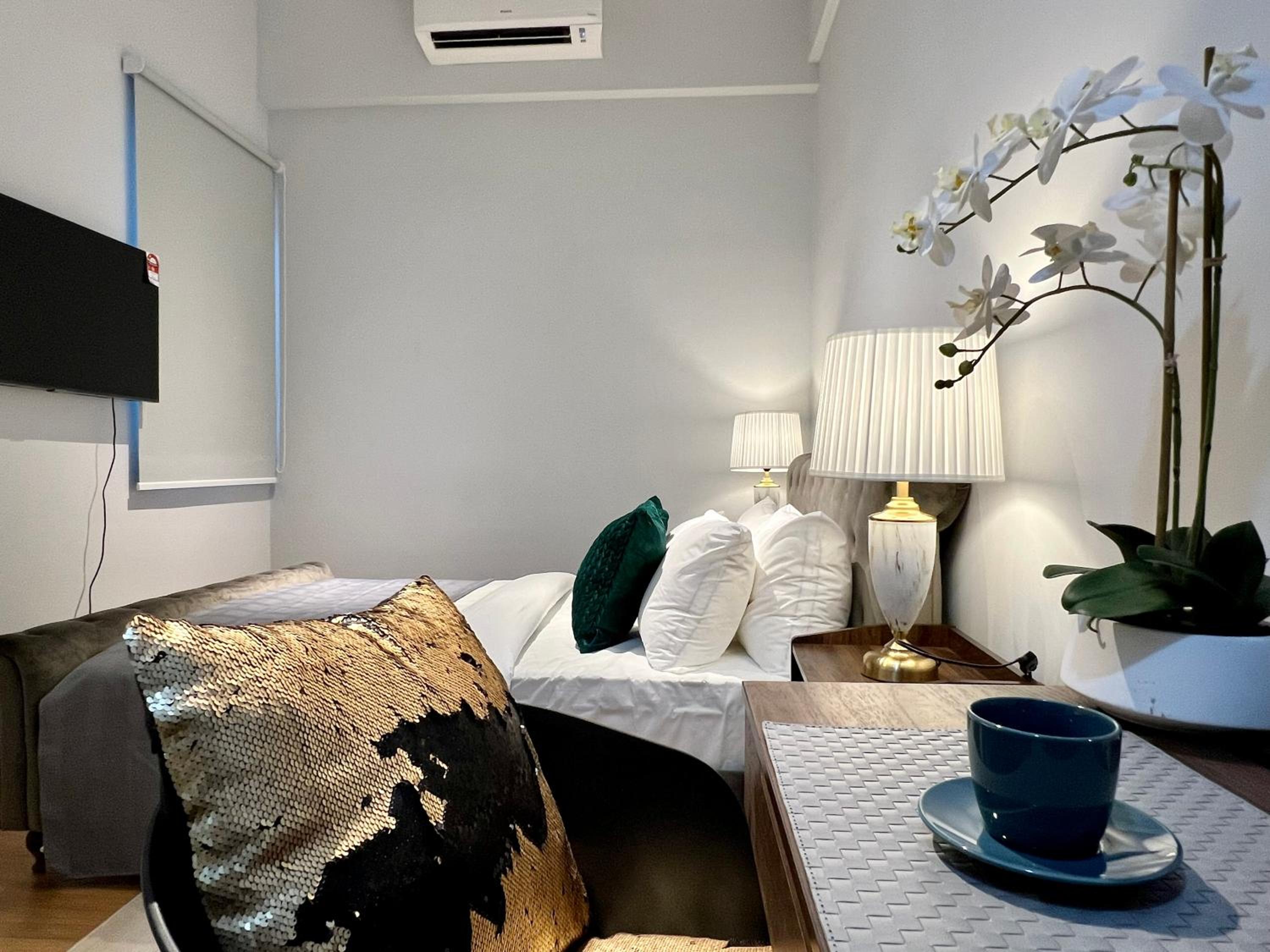The LUXE By Infinitum by WSD