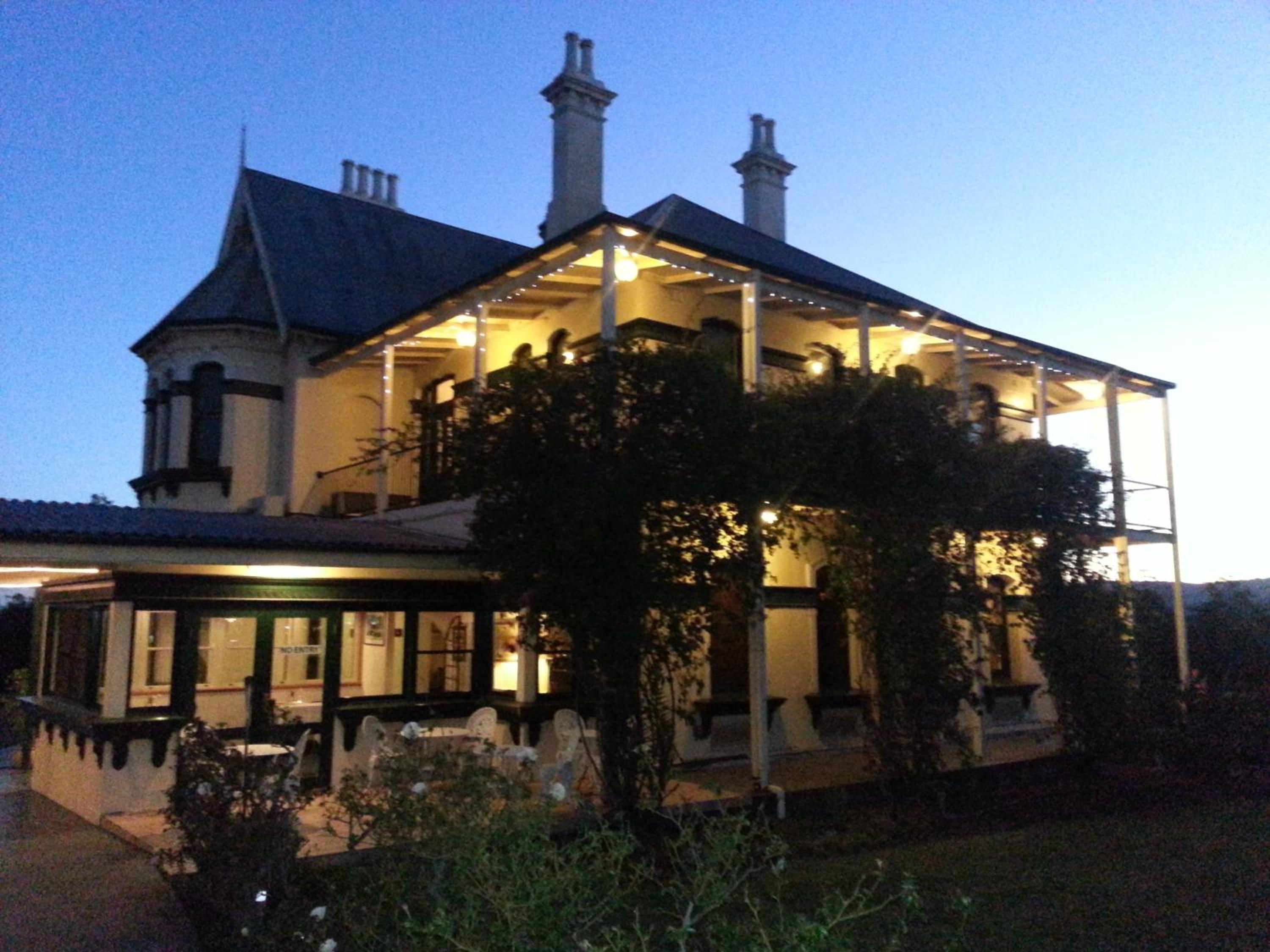 Airlie House Motor Inn