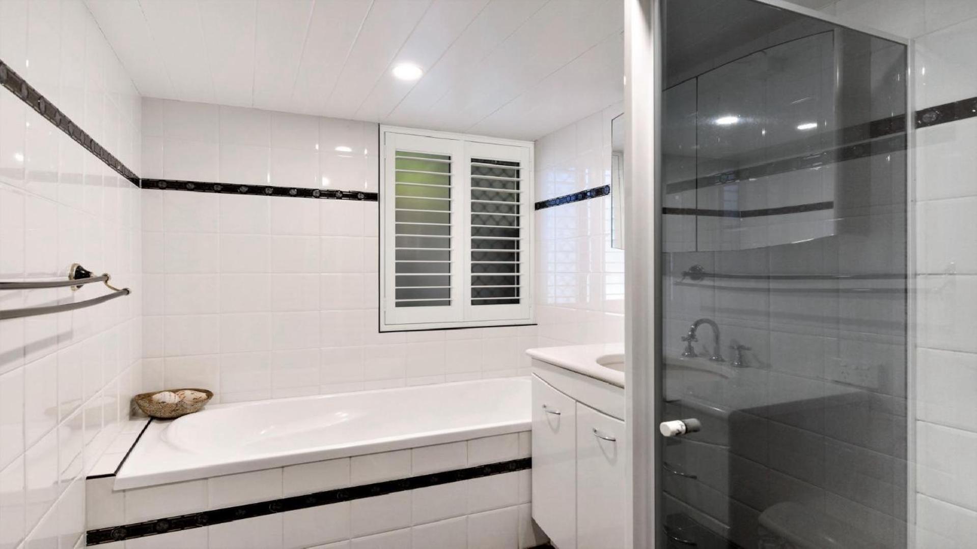 Terrigal Tranquility Pool In Complex, In The Heart Of Terrigal