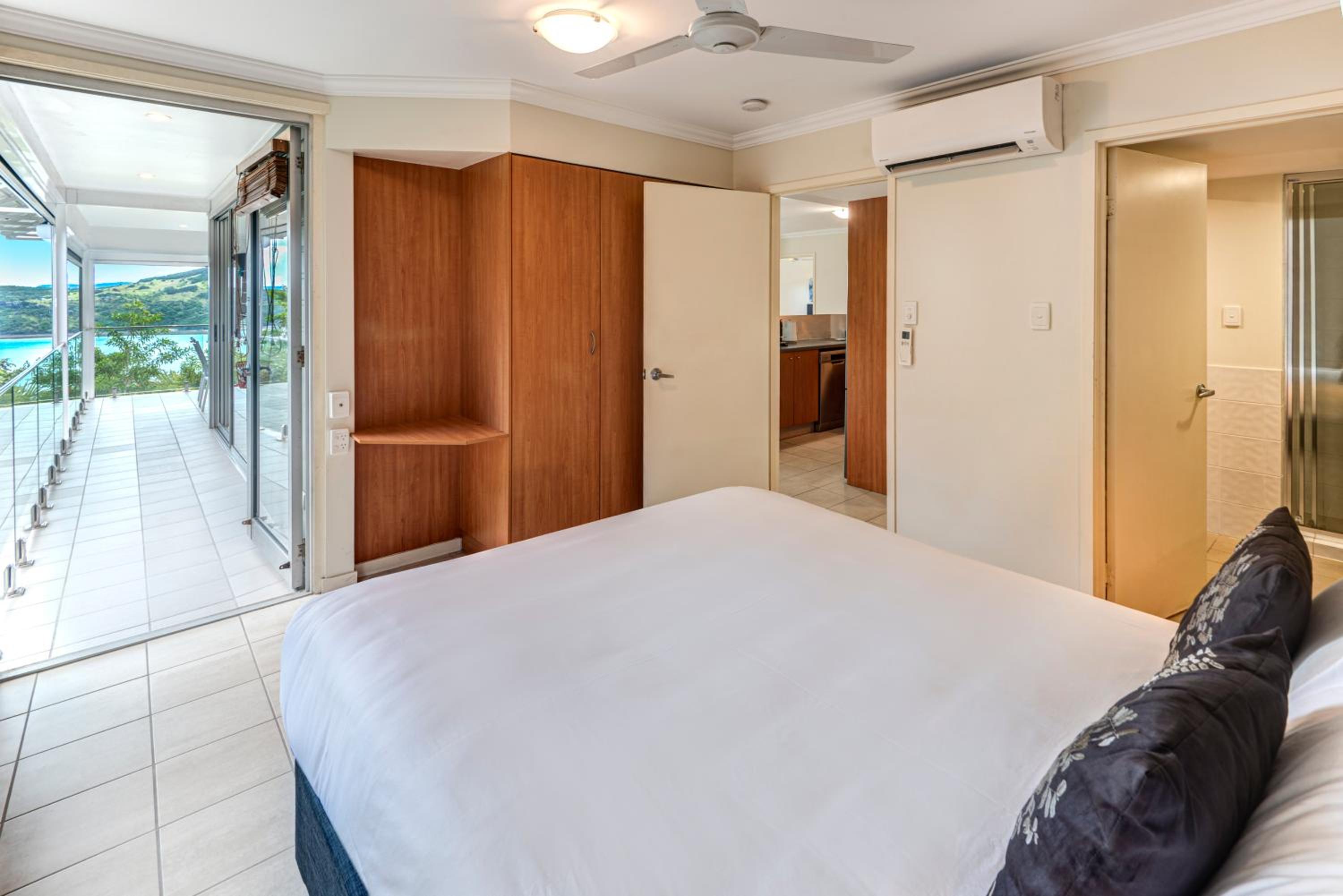 Oasis Apartments on Hamilton Island by HIHA