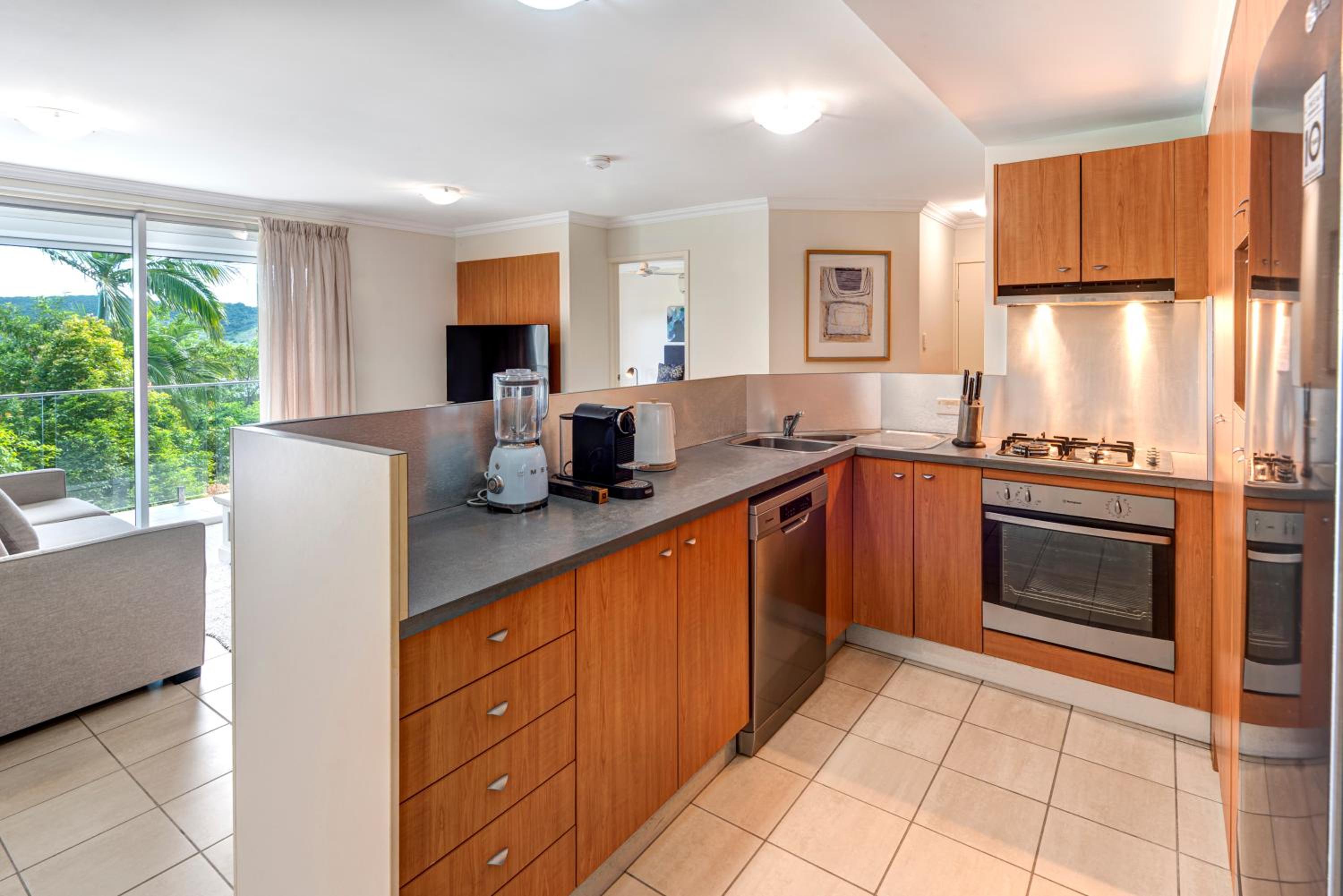 Oasis Apartments on Hamilton Island by HIHA