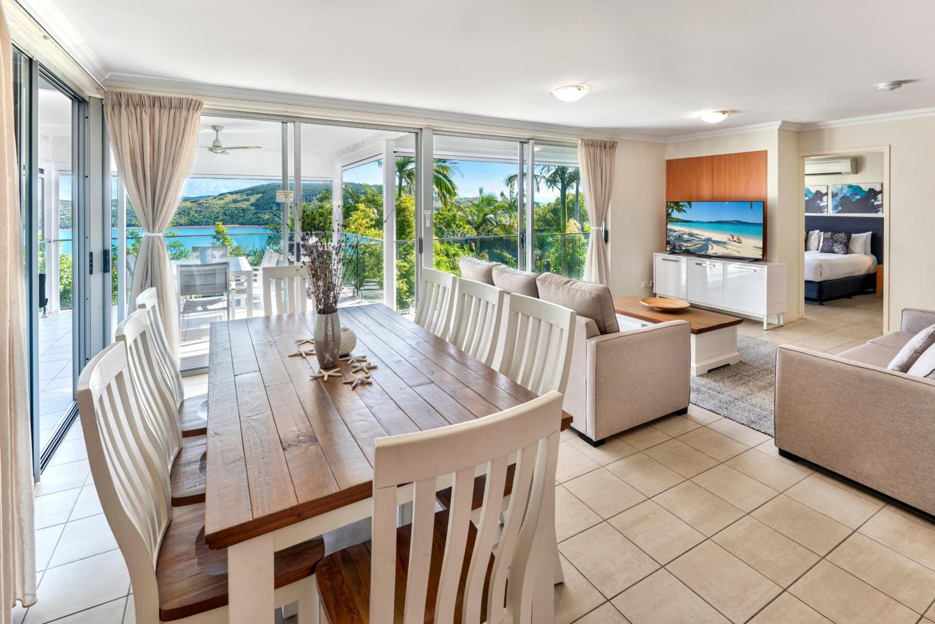 Oasis Apartments on Hamilton Island by HIHA