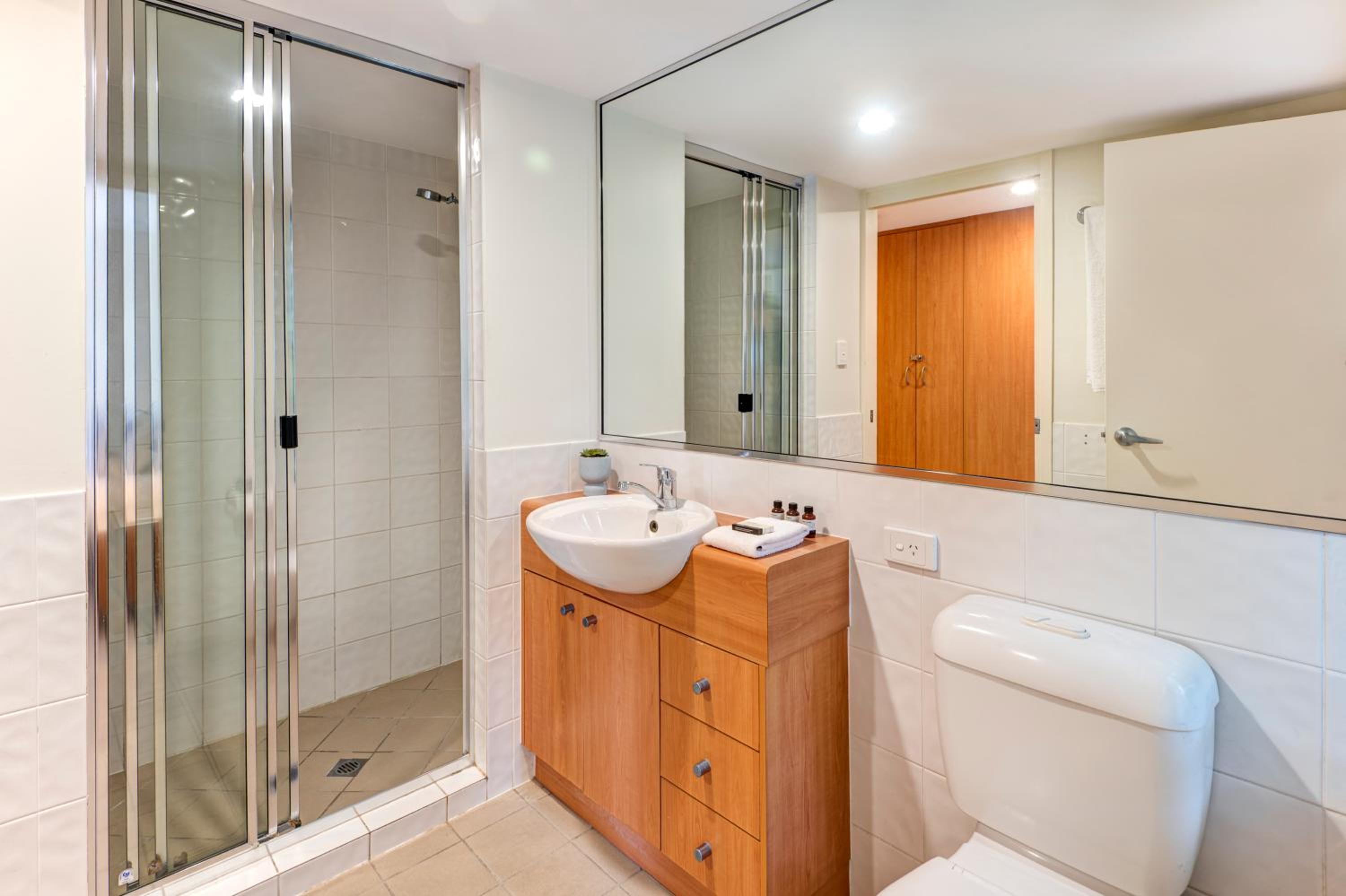 Oasis Apartments on Hamilton Island by HIHA