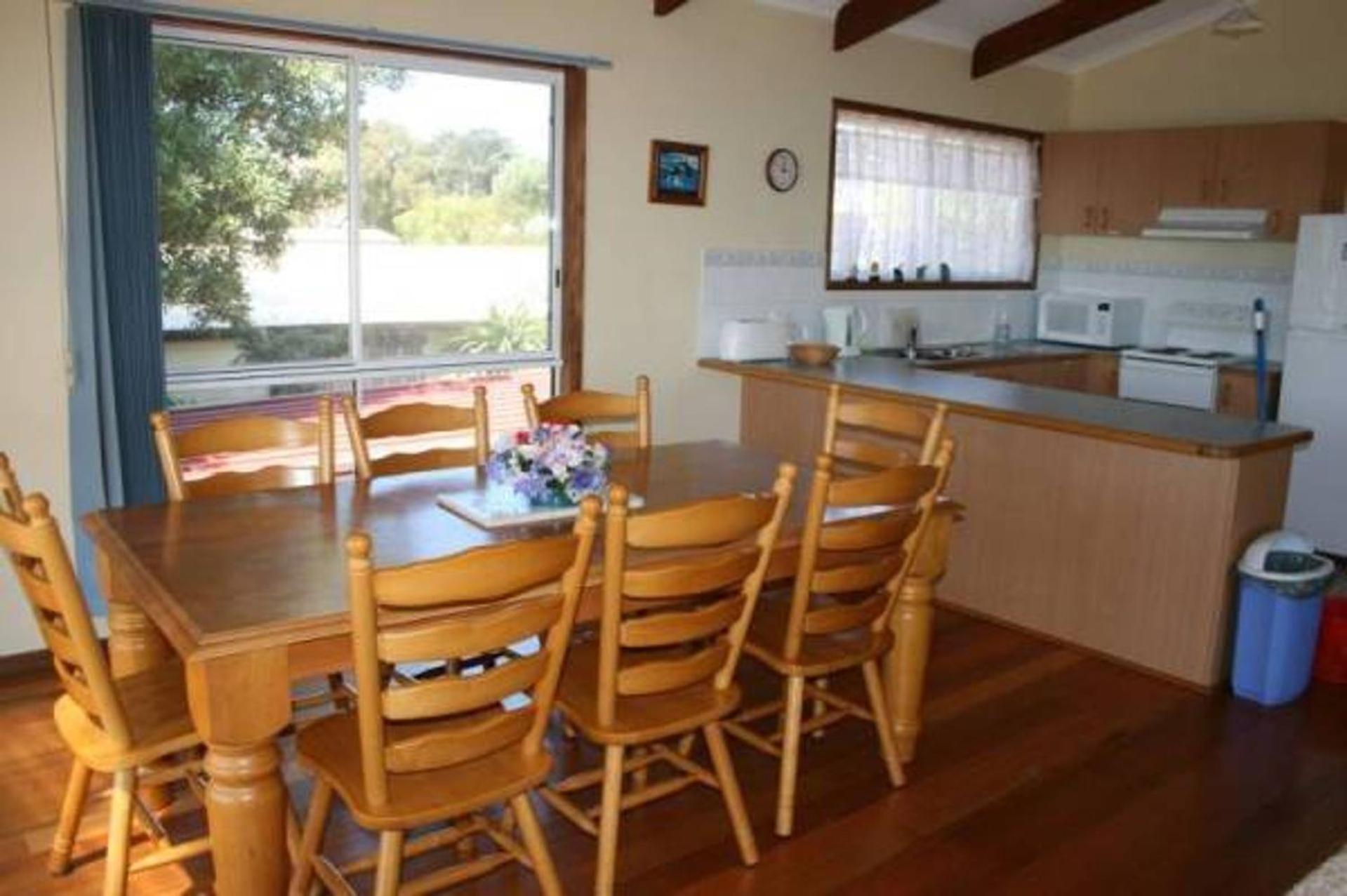 Sunny Stays on Yarramundi