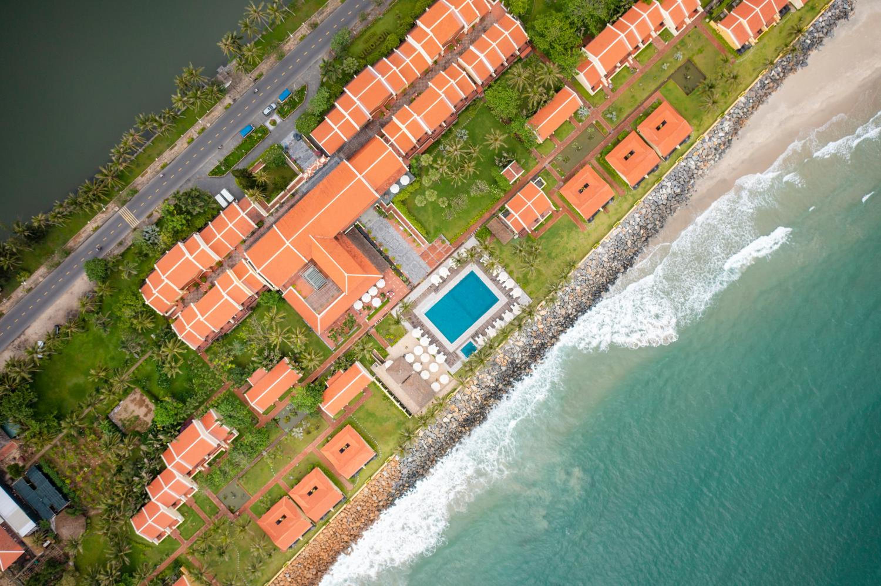 Victoria Hoi An Beach Resort and Spa 4