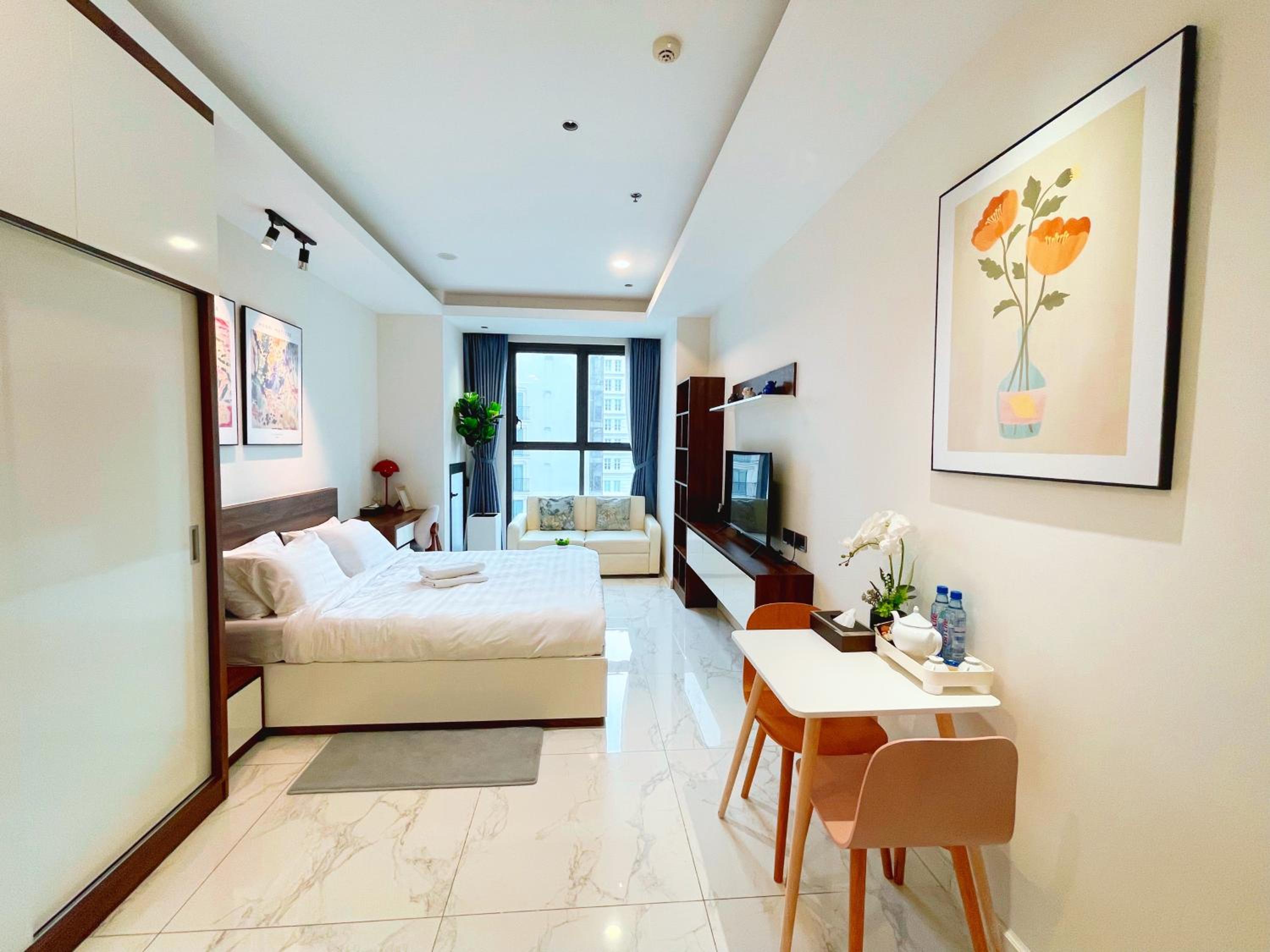 De Lux Central Studio next Hyatt ,Opera House ,Benthanh ,Pool,Gym