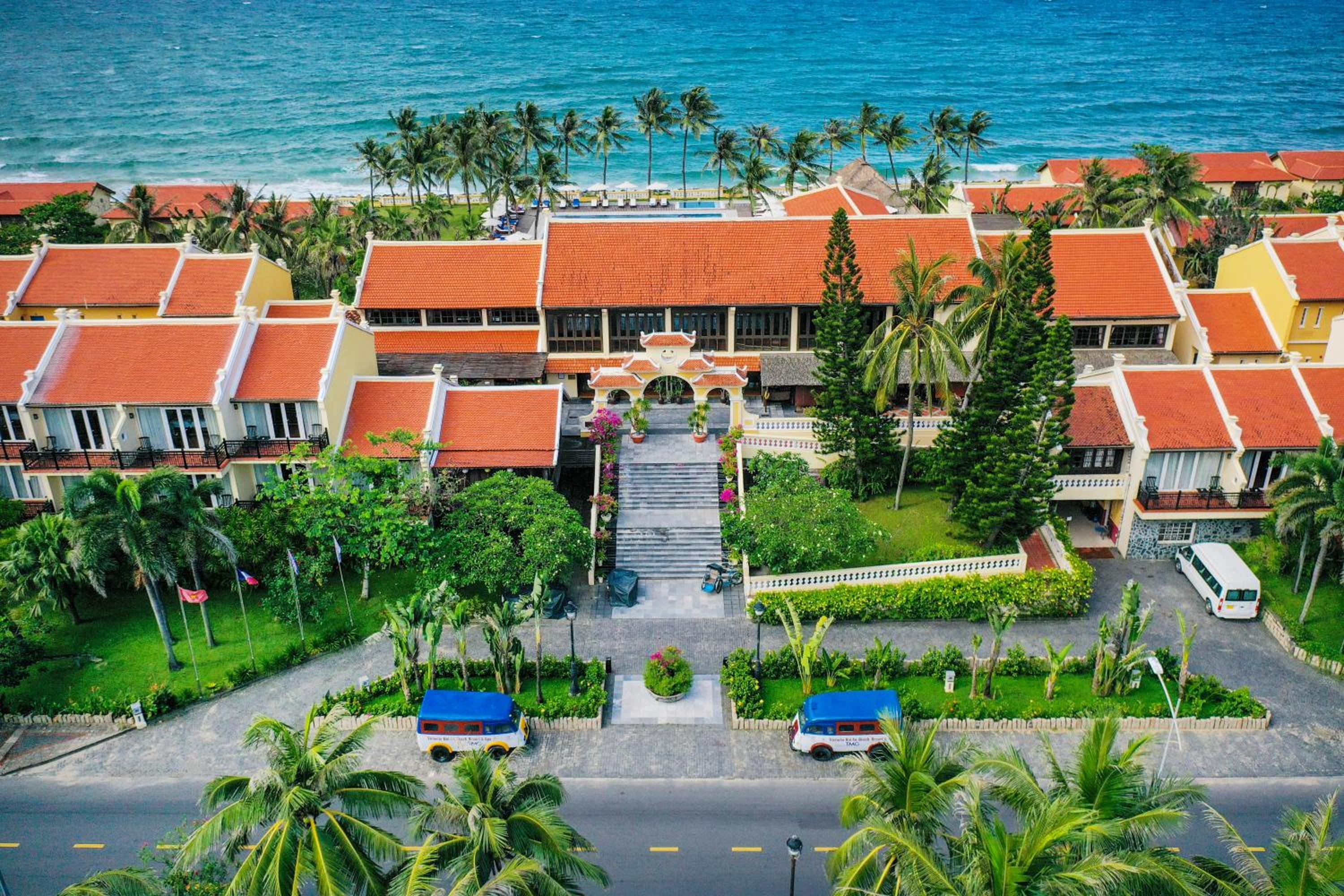 Victoria Hoi An Beach Resort and Spa 2