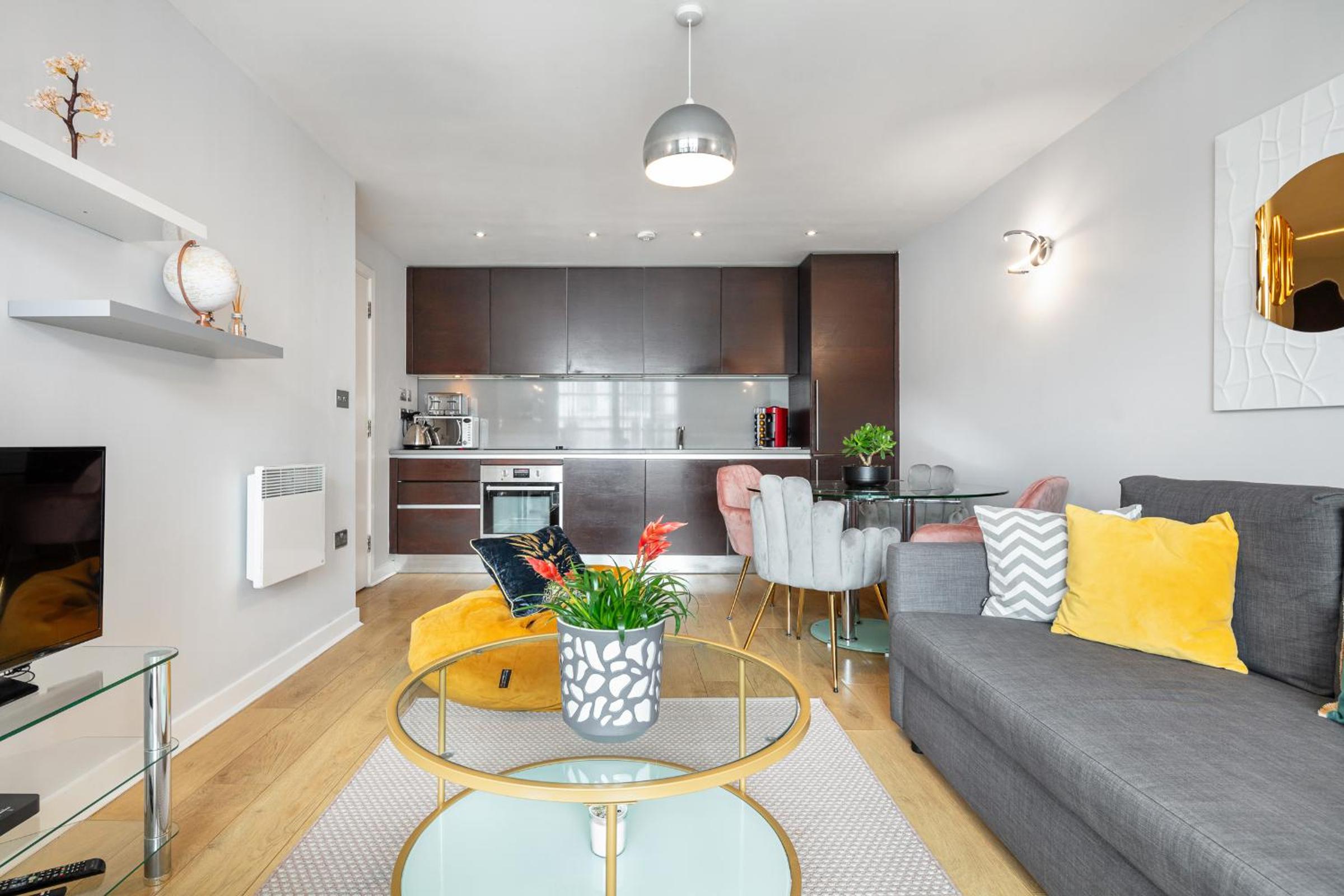 Stunning Apartment with Underground parking!