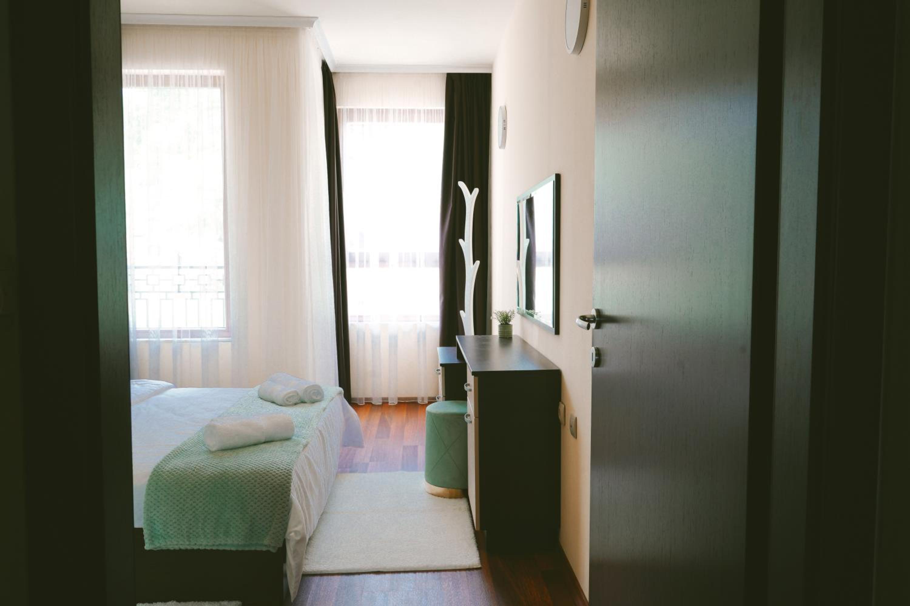 Golden Sands - Two Bedroom apartment on the beach