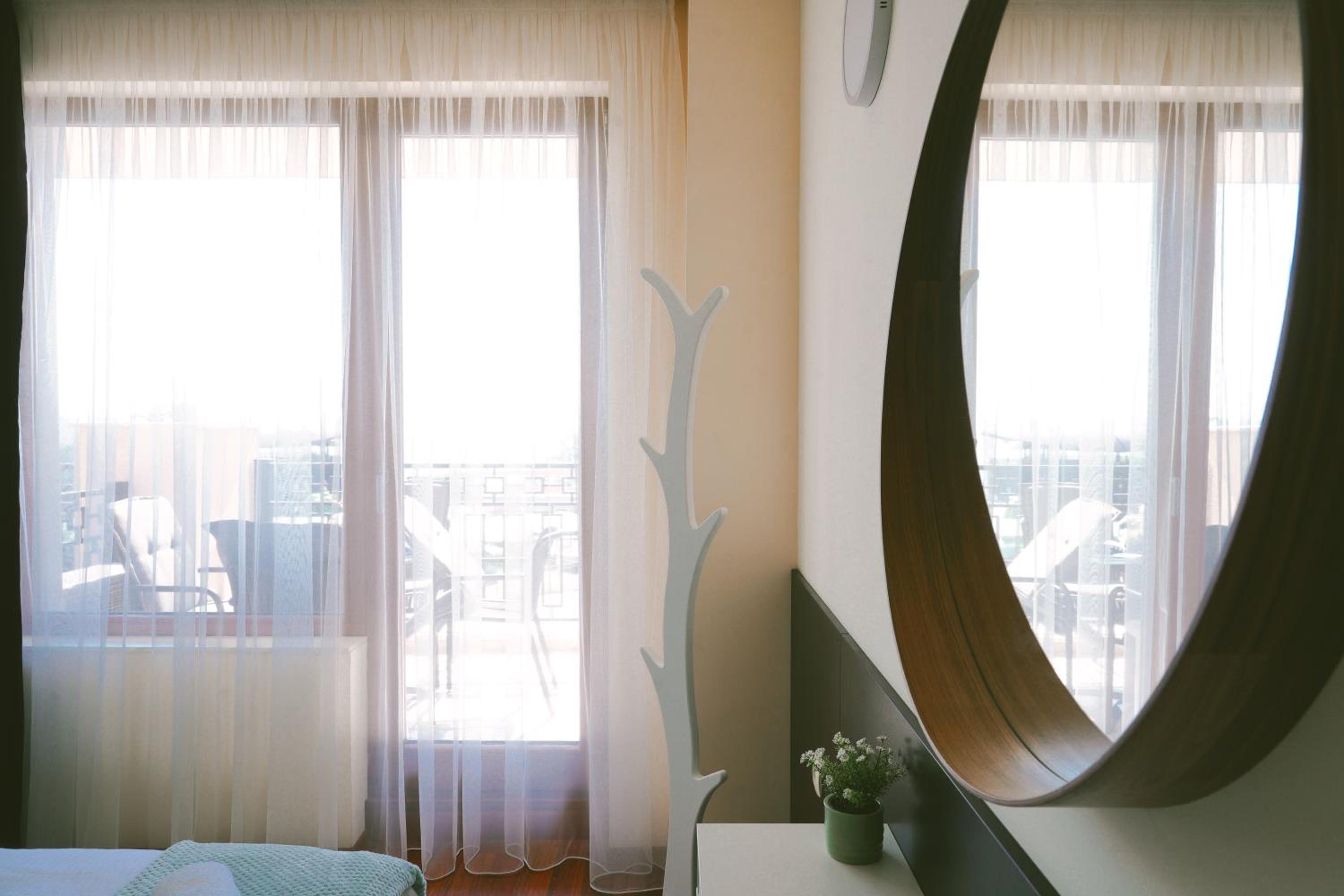 Golden Sands - Two Bedroom apartment on the beach