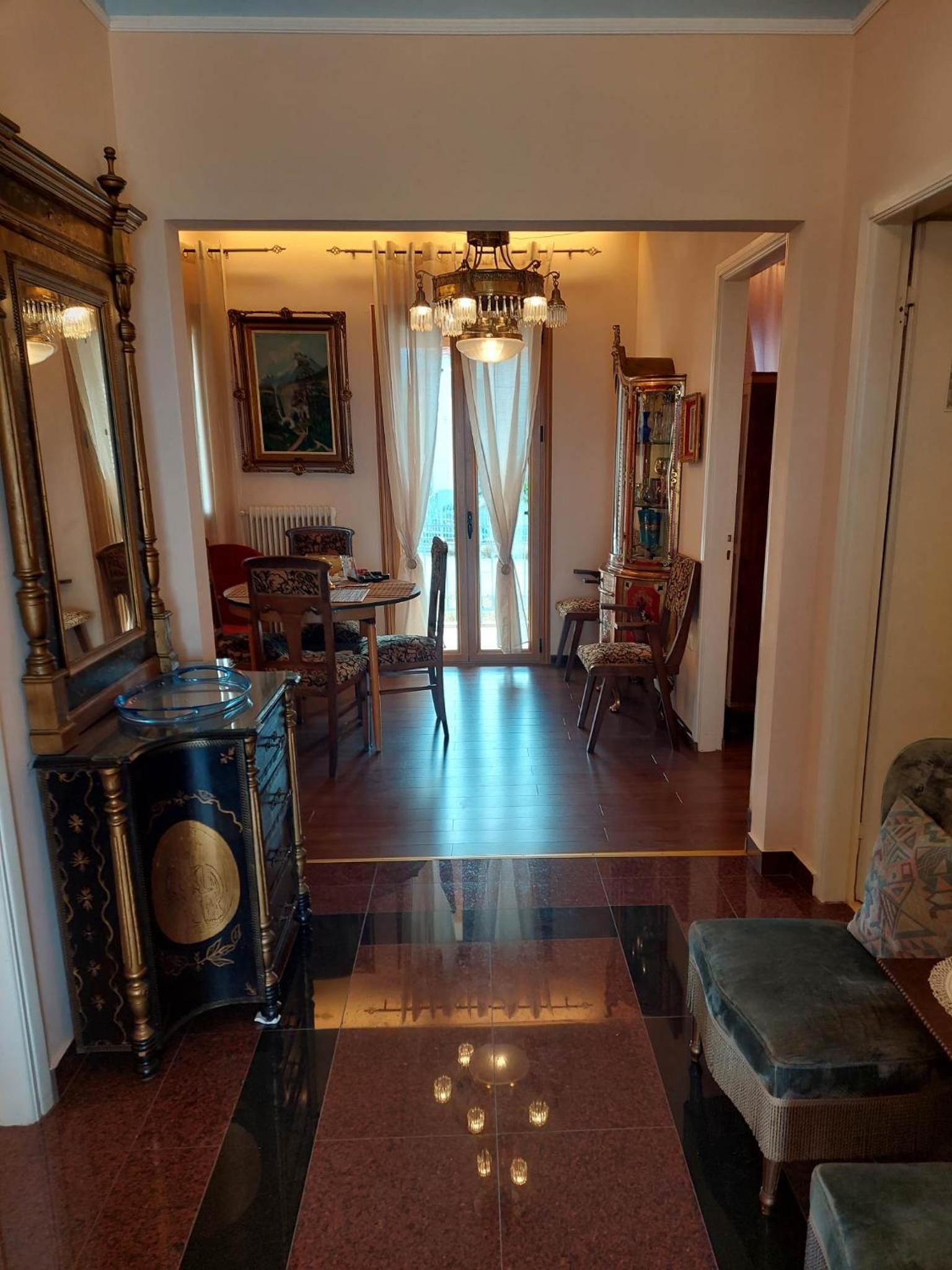 Kalypso Home F