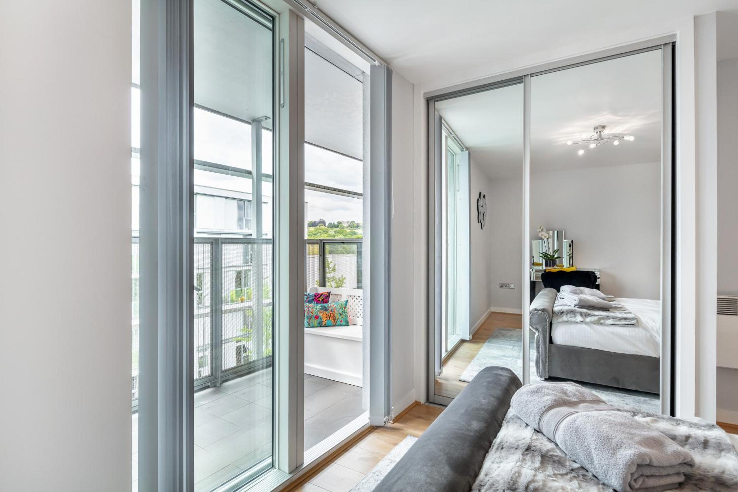 Stunning Apartment with Underground parking!