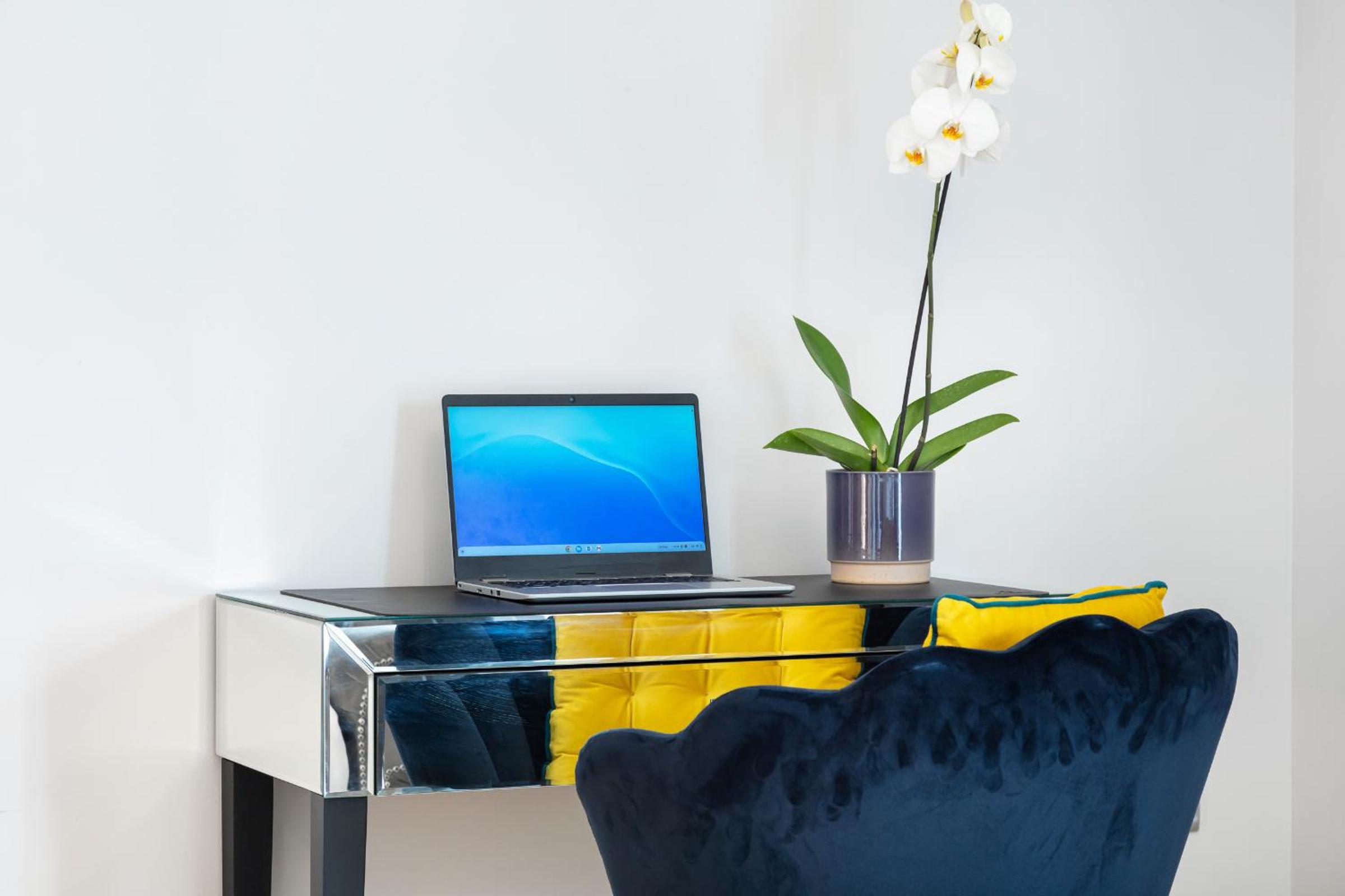 Stunning Apartment with Underground parking!