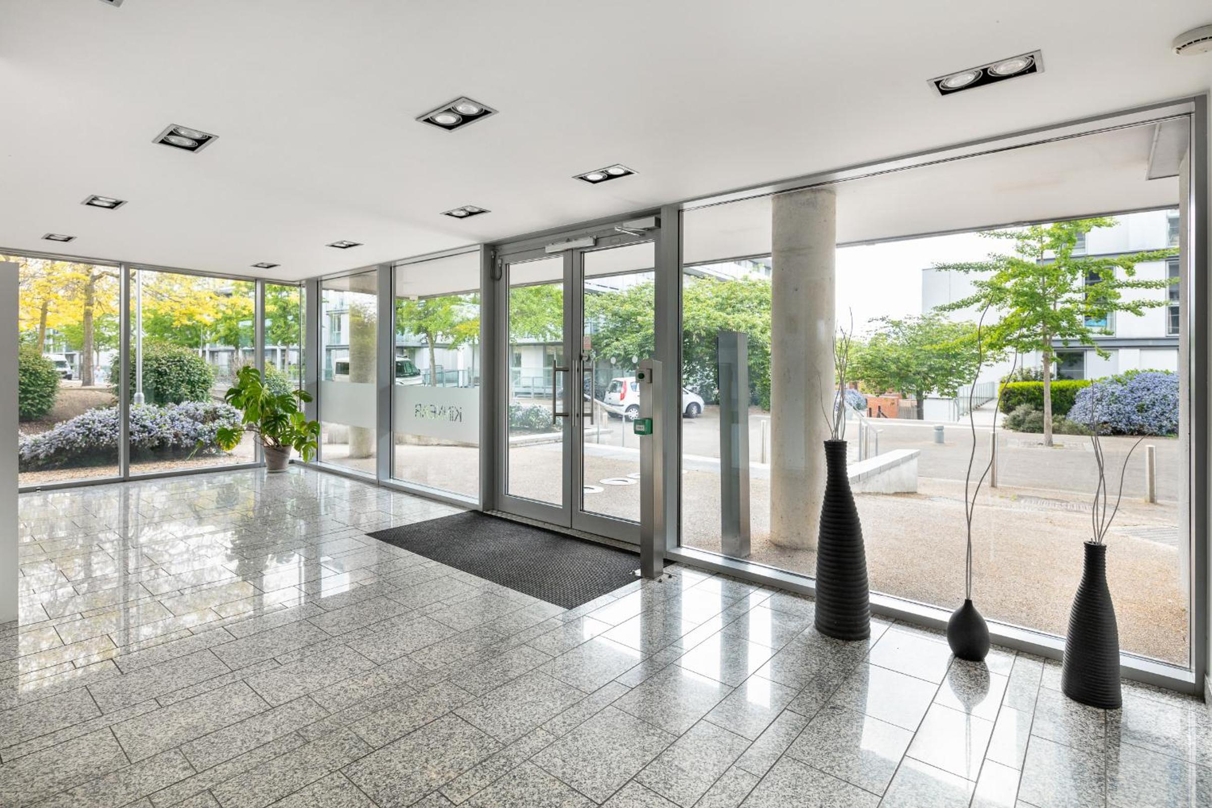 Stunning Apartment with Underground parking!