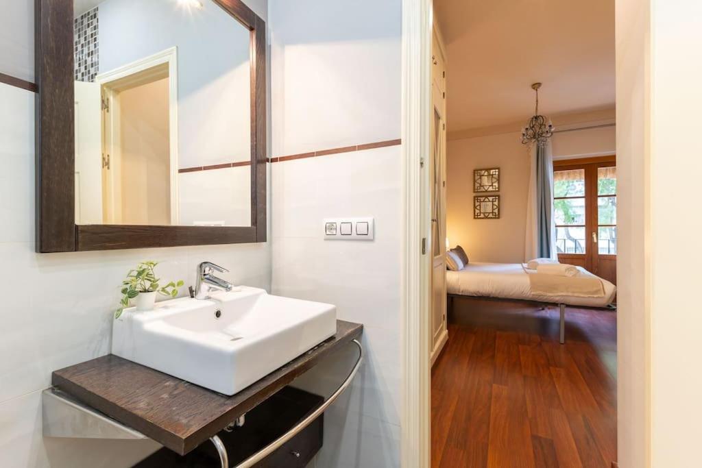 Justino Triana Suite By Valcambre