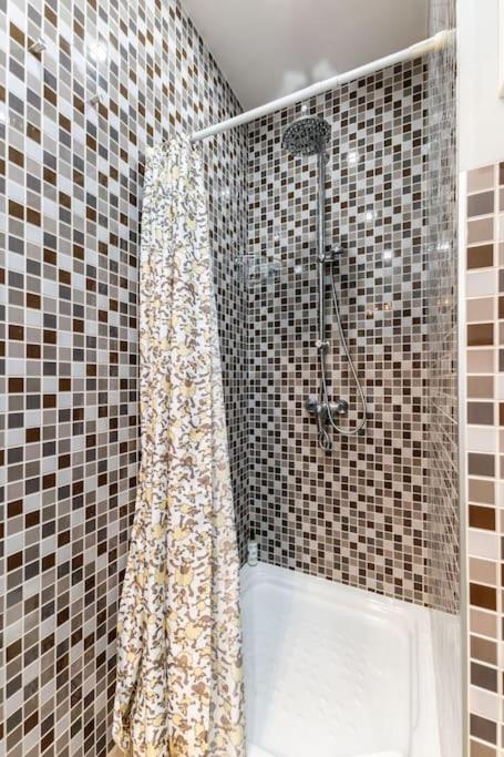Justino Triana Suite By Valcambre