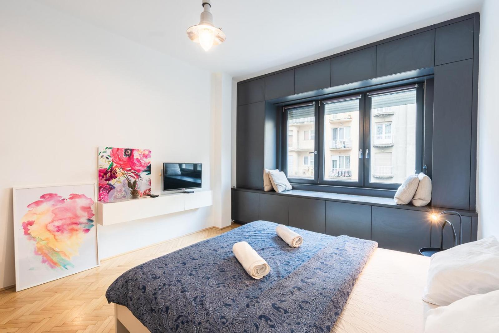 Bright Studio with Parliament view, Free Public Parking nearby view 2