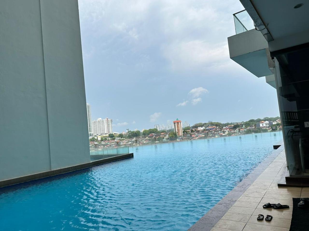 KSL 2Bedroom with WiFi Netflix 58 inch TV high floor balcony