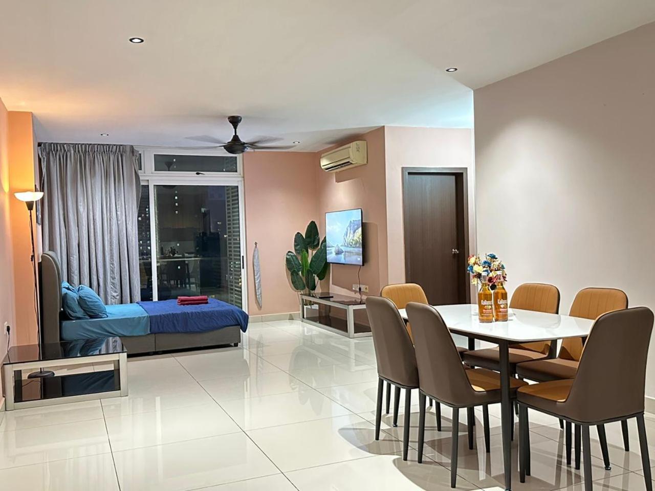 KSL 2Bedroom with WiFi Netflix 58 inch TV high floor balcony