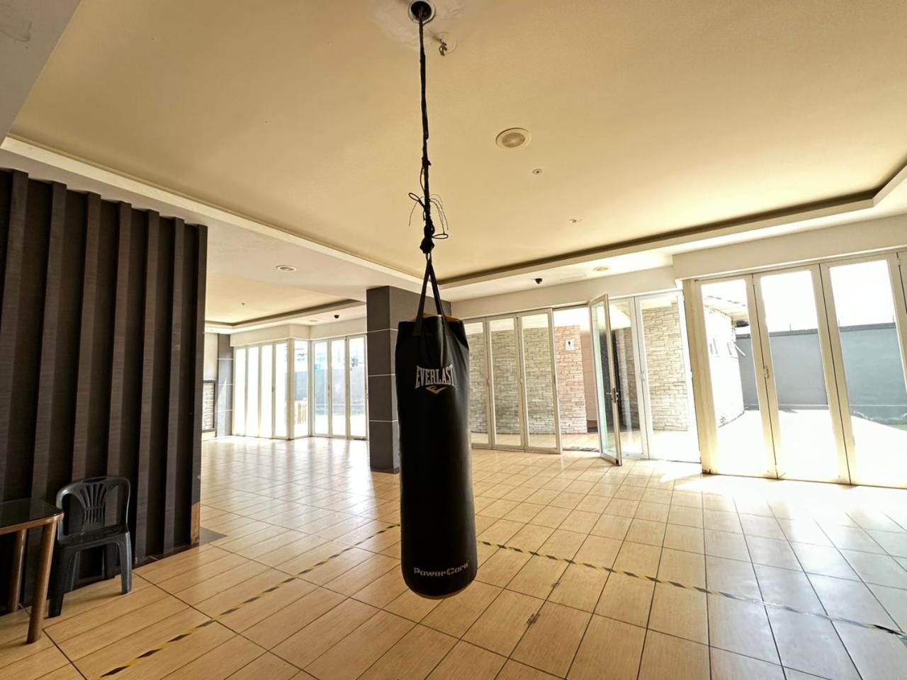 KSL 2Bedroom with WiFi Netflix 58 inch TV high floor balcony