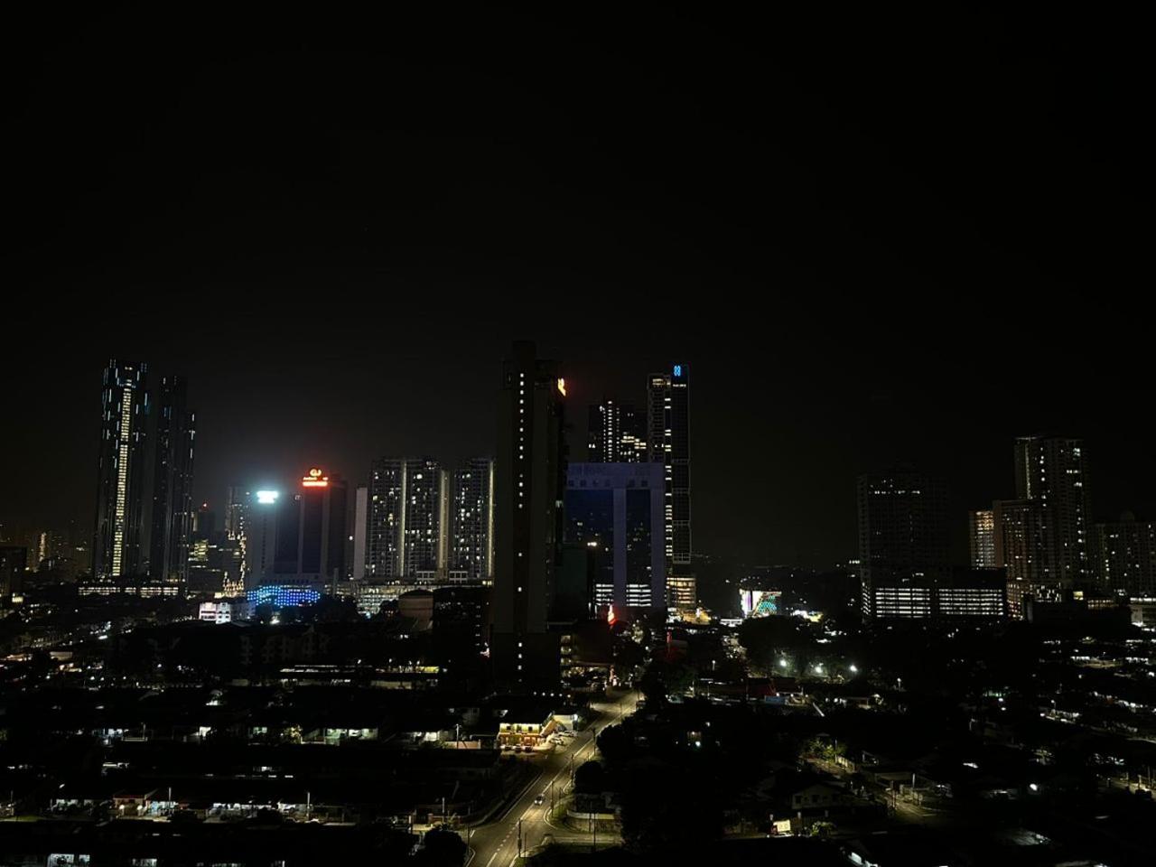KSL 2Bedroom with WiFi Netflix 58 inch TV high floor balcony